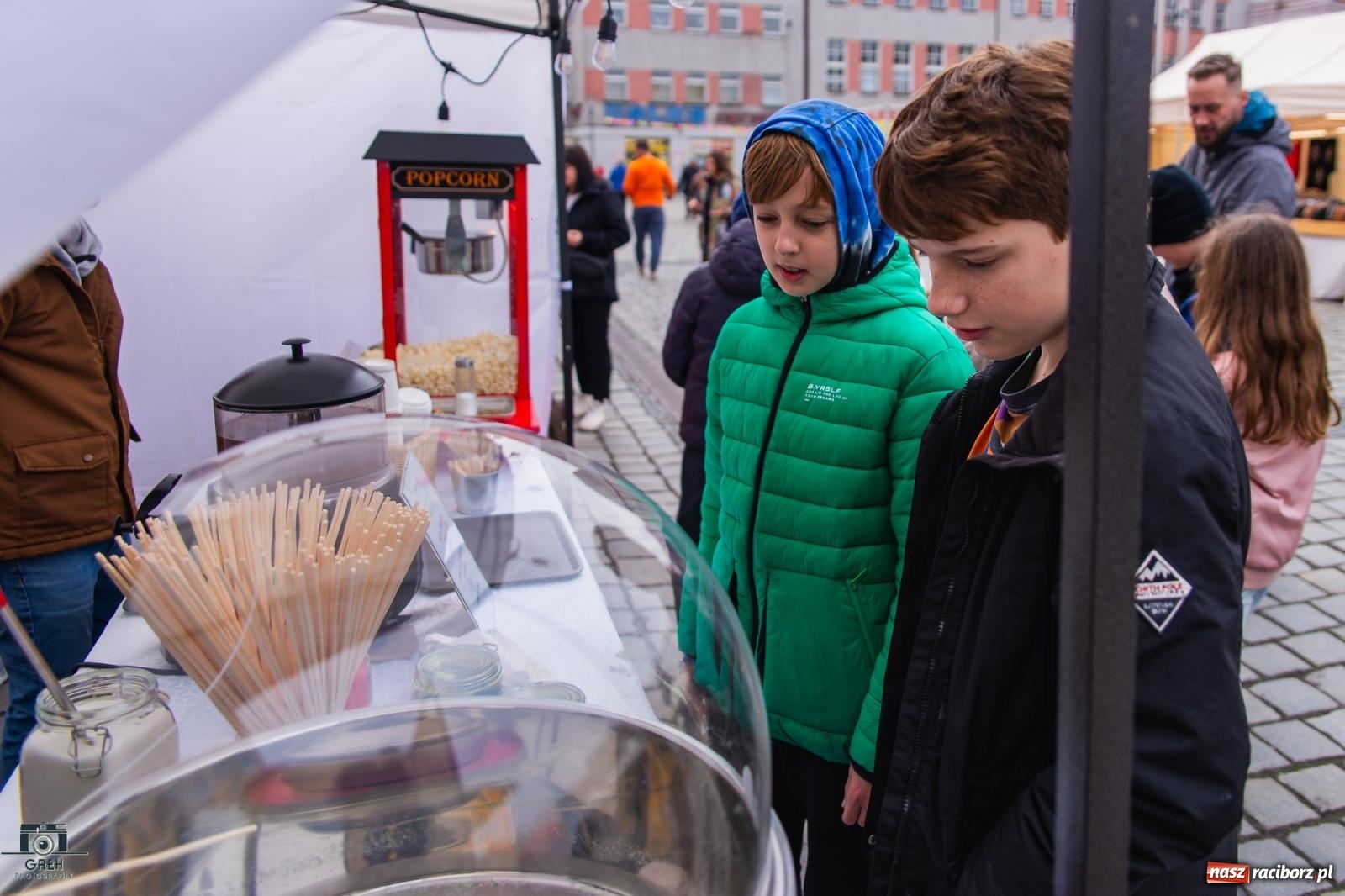Zdjęcie w galerii na portalu naszraciborz.pl: Na rynku ruszył jarmark wielkanocny [FOTO i WIDEO] wiadomości z regionu