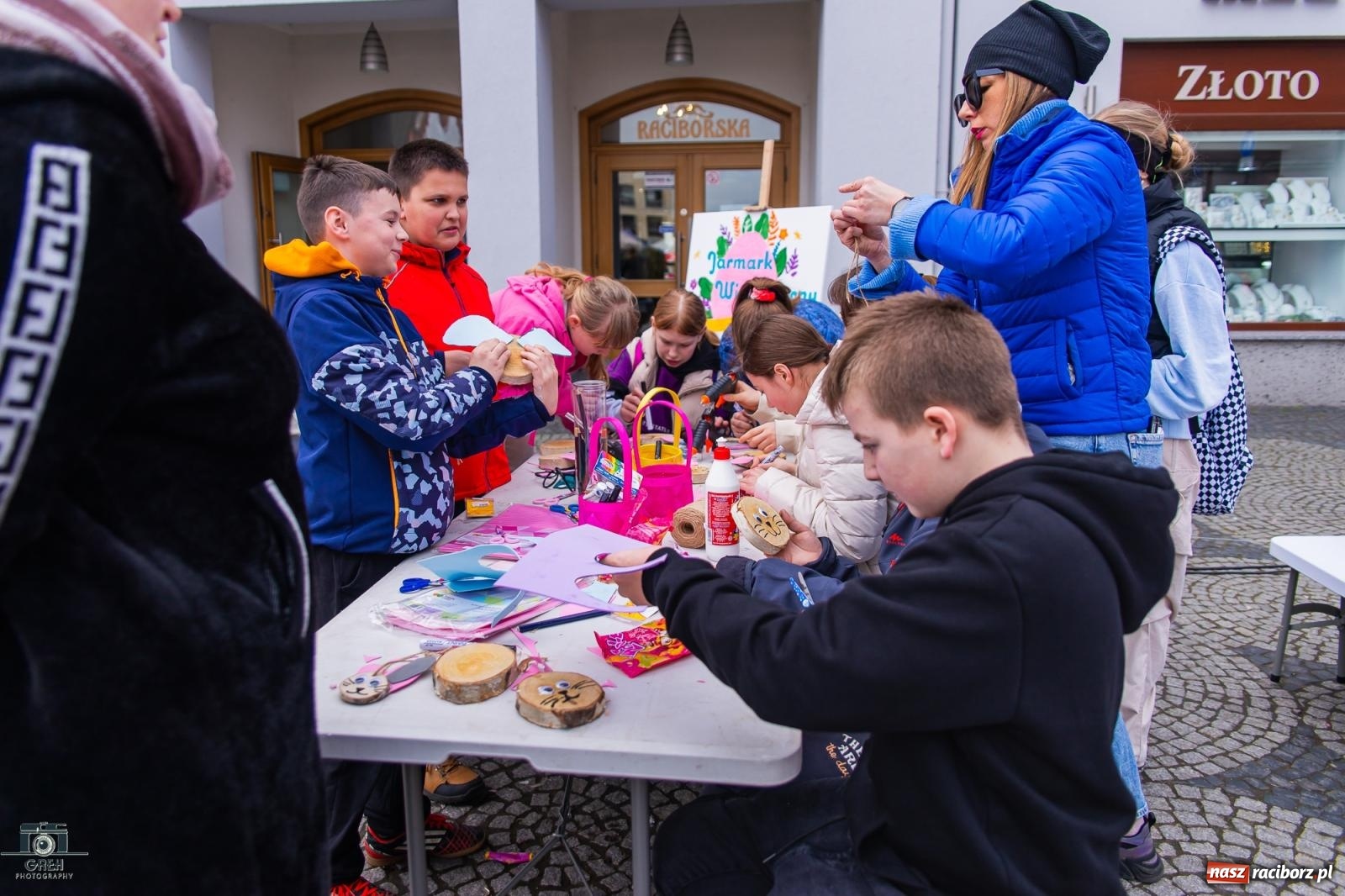 Zdjęcie w galerii na portalu naszraciborz.pl: Na rynku ruszył jarmark wielkanocny [FOTO i WIDEO] wiadomości z regionu