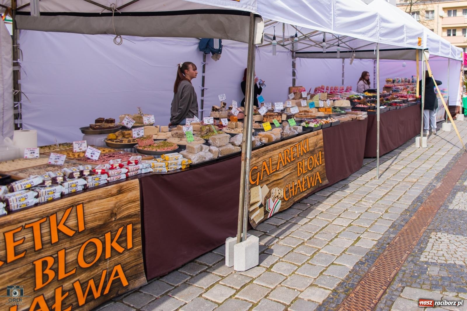 Zdjęcie w galerii na portalu naszraciborz.pl: Na rynku ruszył jarmark wielkanocny [FOTO i WIDEO] wiadomości z regionu