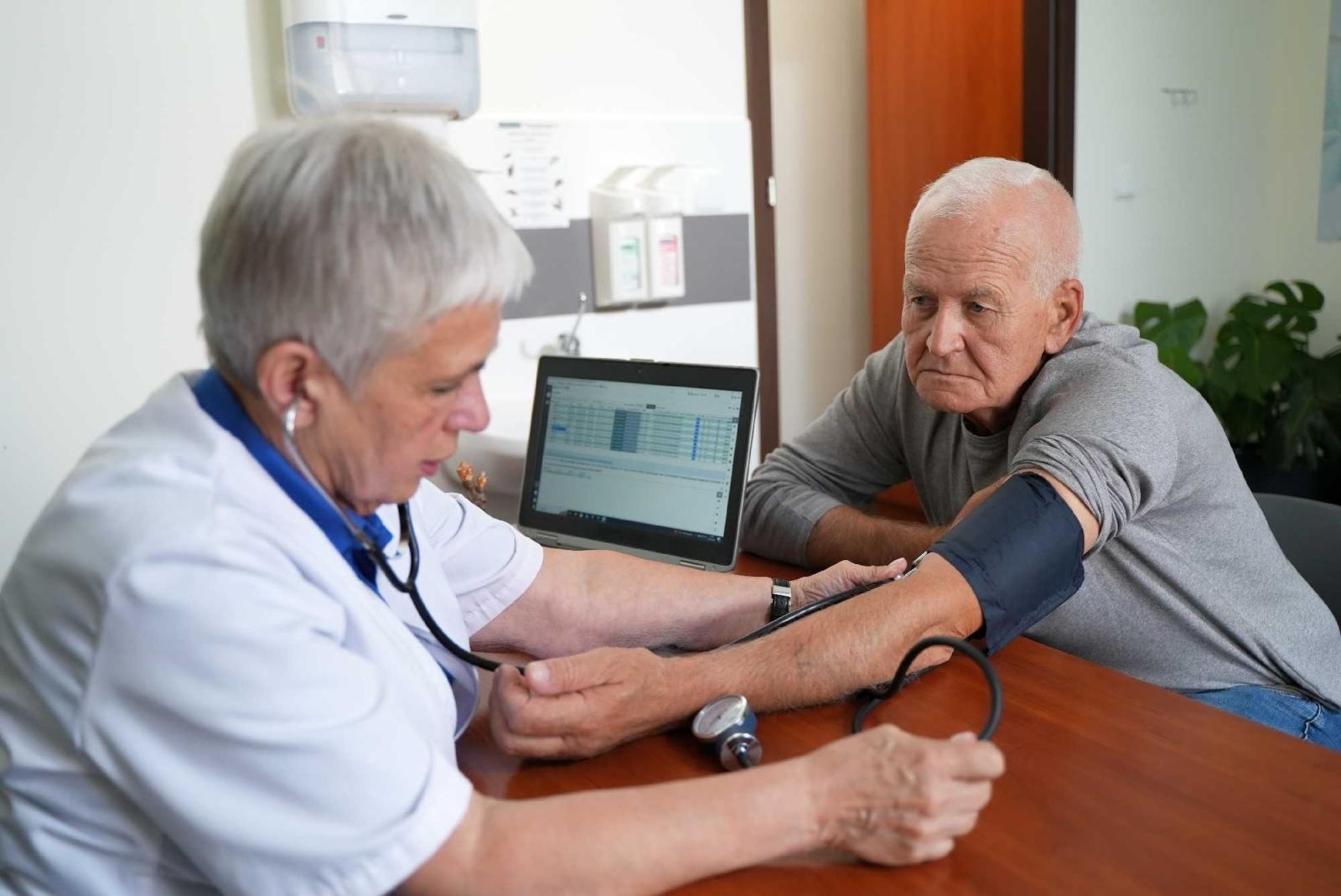 Zdjęcie w galerii na portalu naszraciborz.pl: Pierwszy poranek w Sanatorium miłości - zapowiedź II odcinka z udziałem mieszkańca naszego powiatu wiadomości z regionu