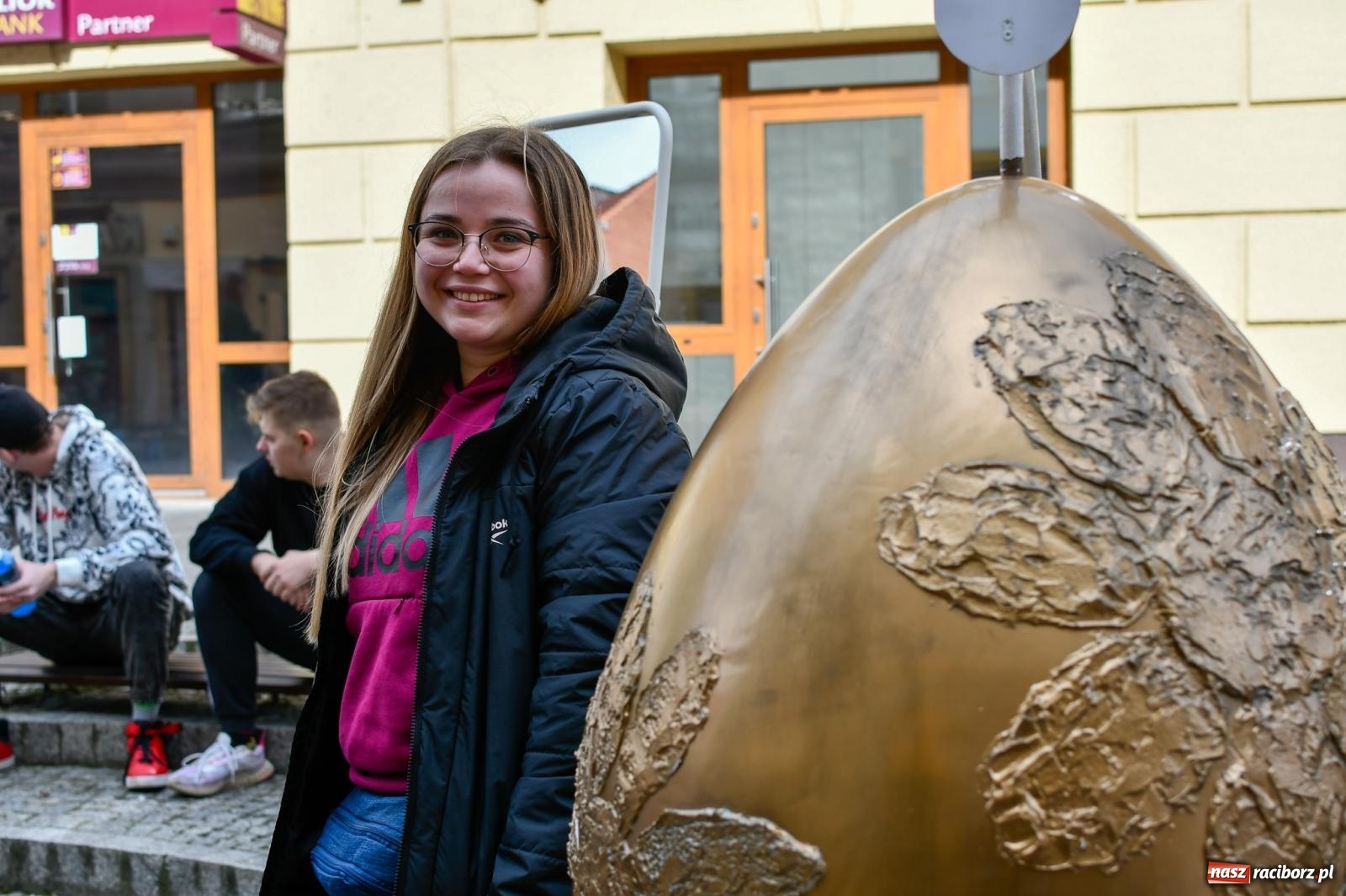 Zdjęcie w galerii na portalu naszraciborz.pl: Bazarek rzeczy używanych zapełnił Długą [FOTO i WIDEO] wiadomości z regionu