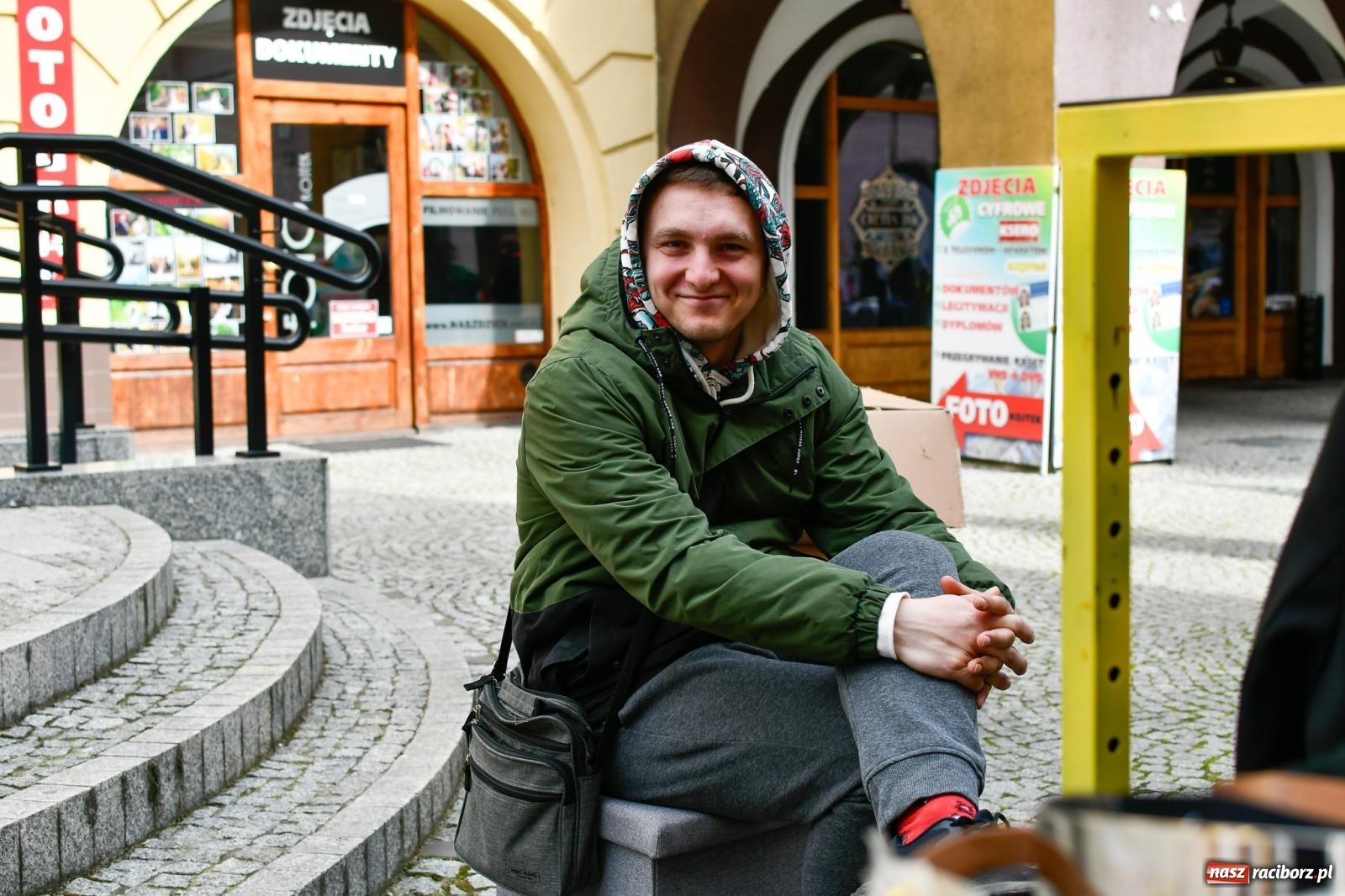 Zdjęcie w galerii na portalu naszraciborz.pl: Bazarek rzeczy używanych zapełnił Długą [FOTO i WIDEO] wiadomości z regionu