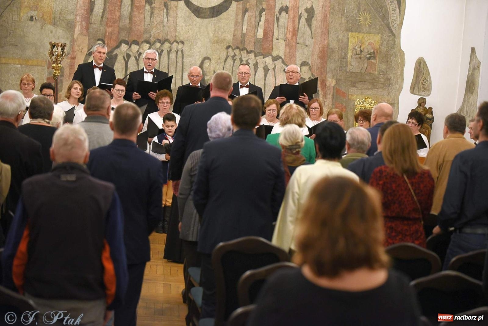 Zdjęcie w galerii na portalu naszraciborz.pl: Śląskie pieśni i opowieści o abp. Gawlinie wiadomości z regionu
