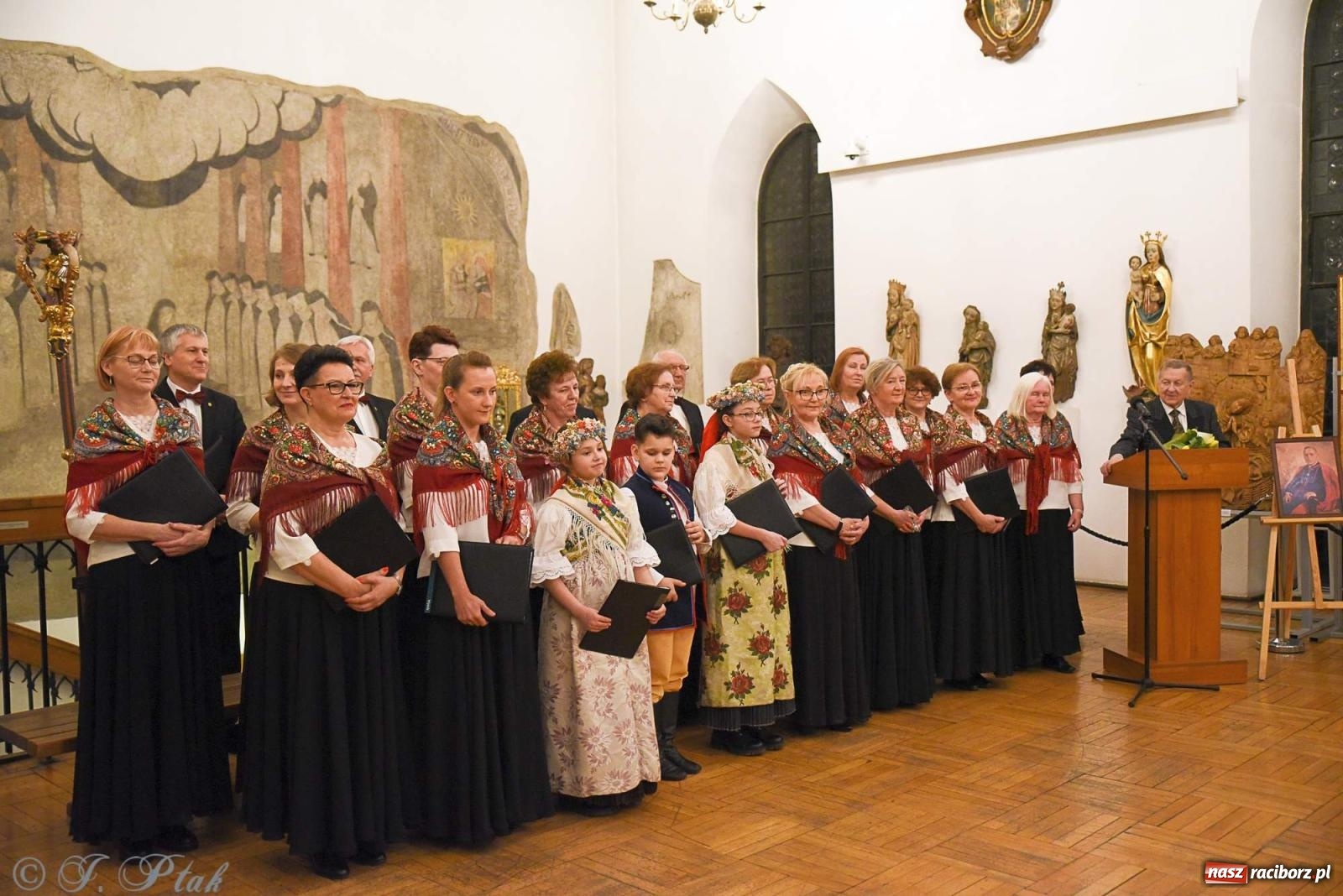 Zdjęcie w galerii na portalu naszraciborz.pl: Śląskie pieśni i opowieści o abp. Gawlinie wiadomości z regionu