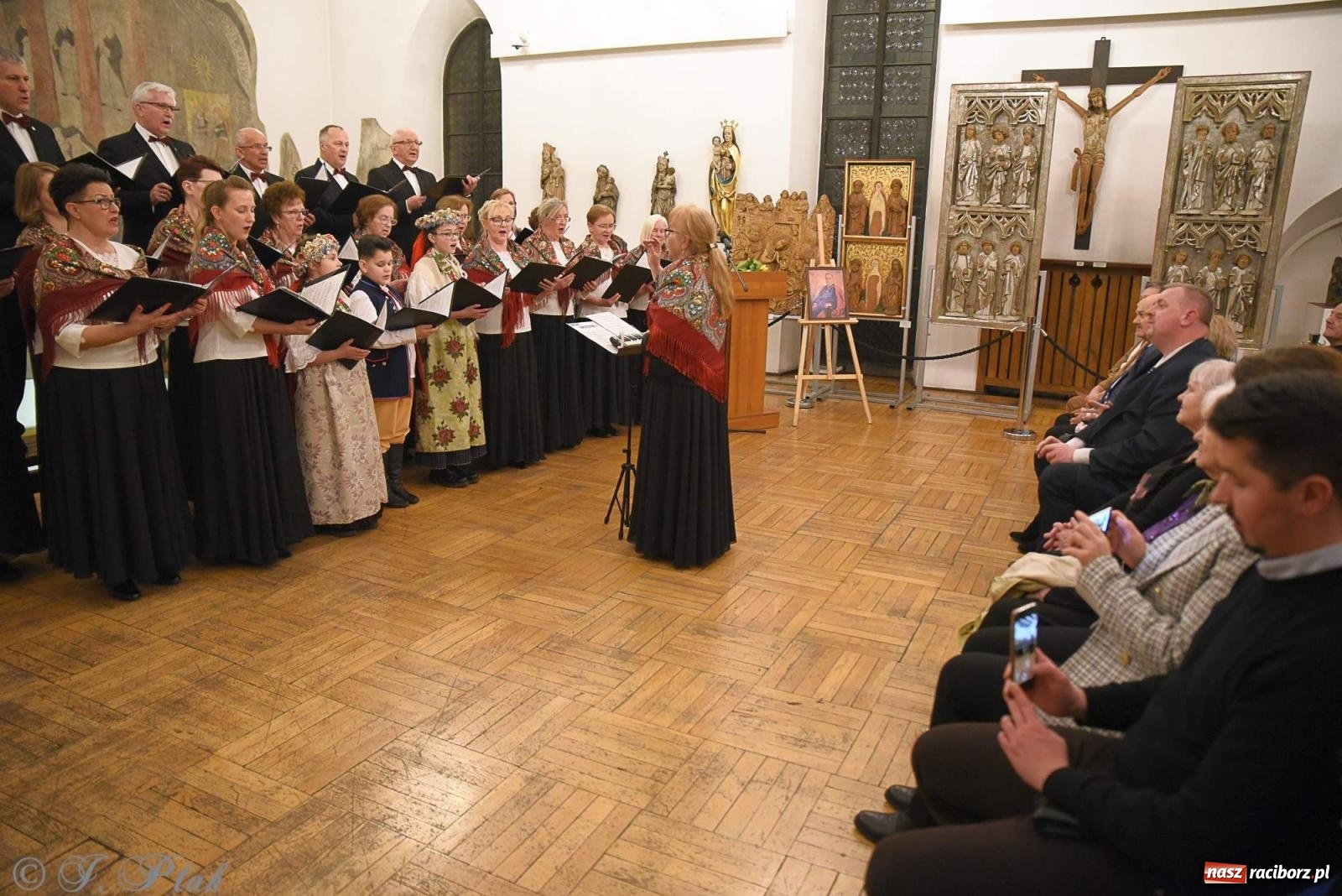 Zdjęcie w galerii na portalu naszraciborz.pl: Śląskie pieśni i opowieści o abp. Gawlinie wiadomości z regionu