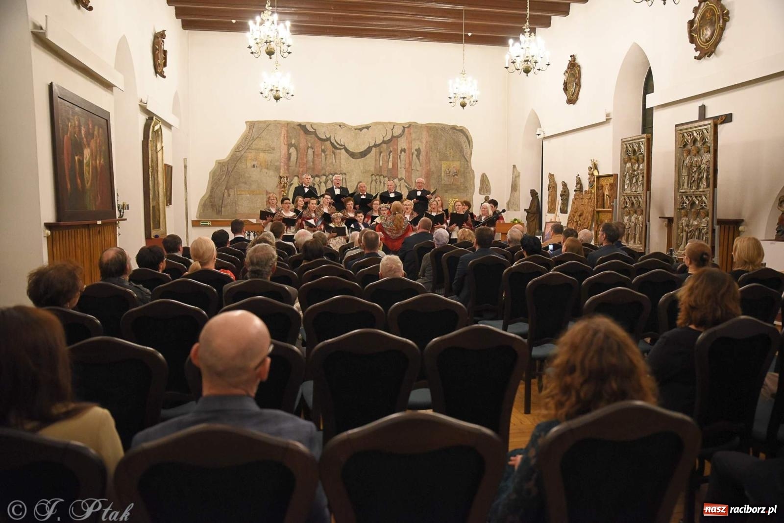 Zdjęcie w galerii na portalu naszraciborz.pl: Śląskie pieśni i opowieści o abp. Gawlinie wiadomości z regionu