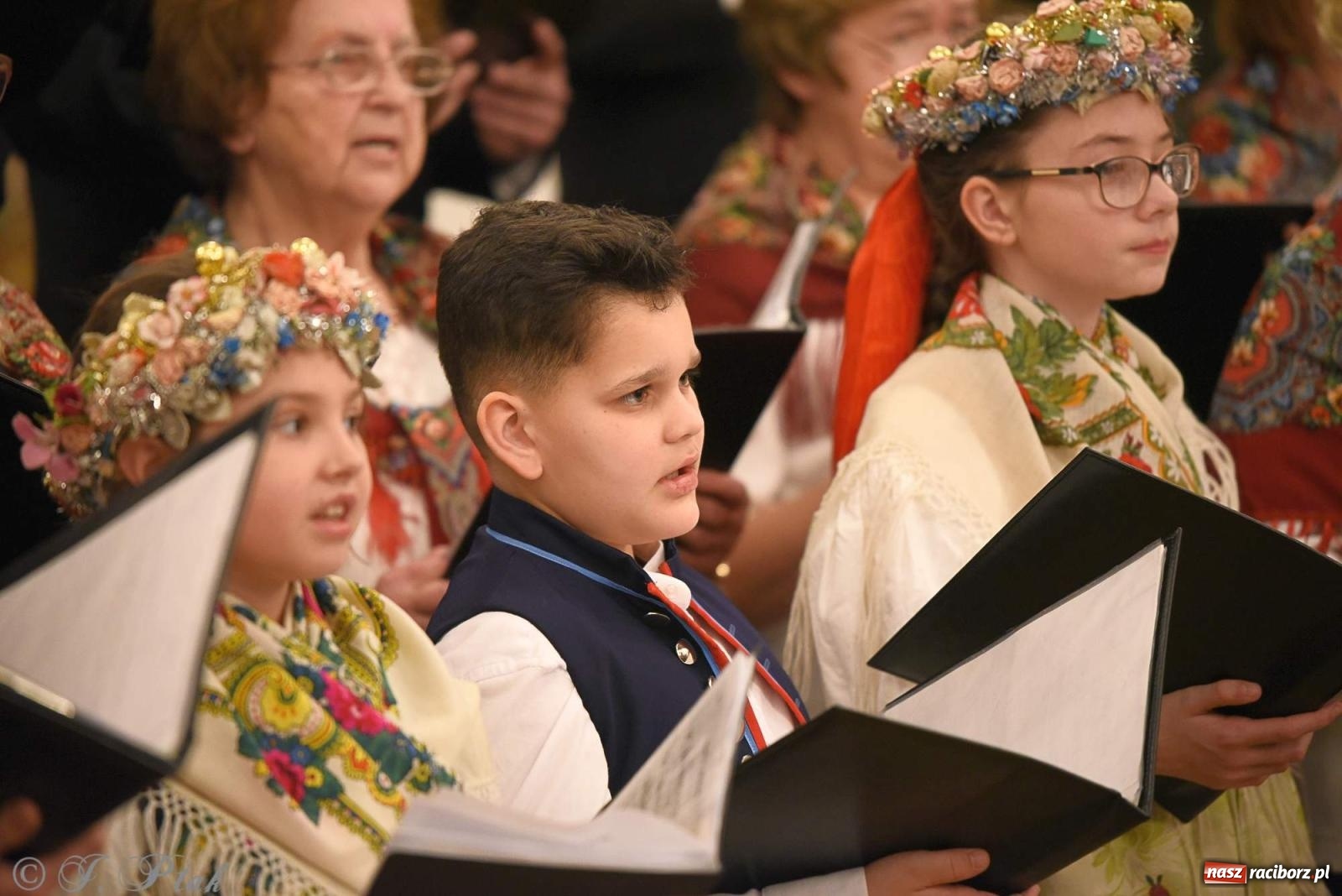 Zdjęcie w galerii na portalu naszraciborz.pl: Śląskie pieśni i opowieści o abp. Gawlinie wiadomości z regionu