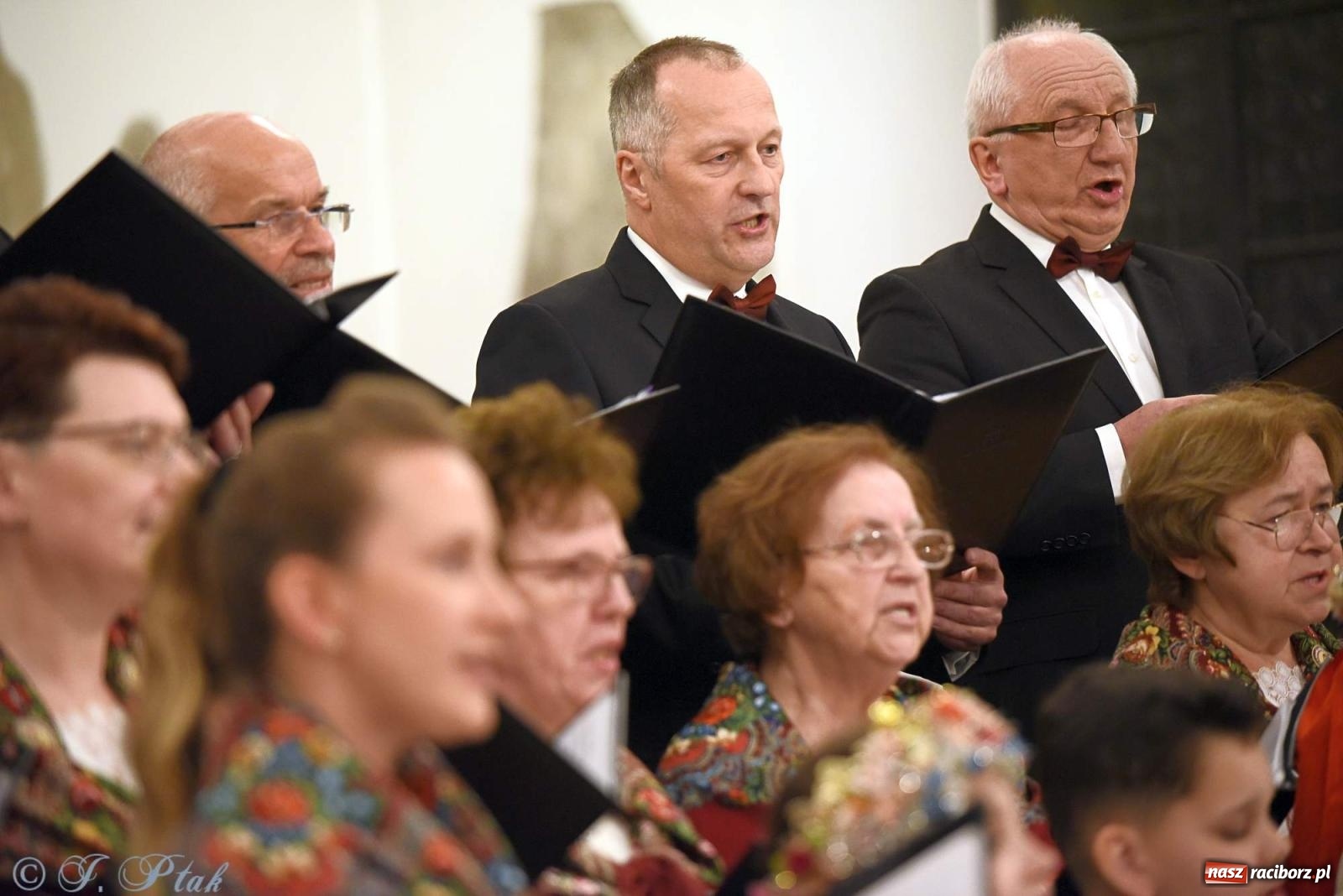 Zdjęcie w galerii na portalu naszraciborz.pl: Śląskie pieśni i opowieści o abp. Gawlinie wiadomości z regionu