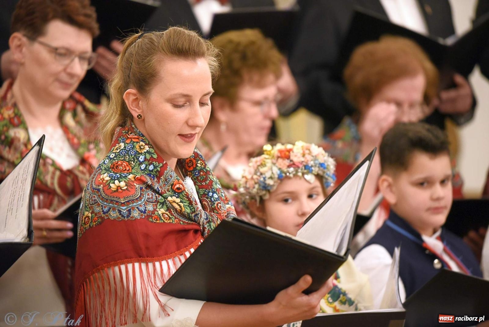 Zdjęcie w galerii na portalu naszraciborz.pl: Śląskie pieśni i opowieści o abp. Gawlinie wiadomości z regionu