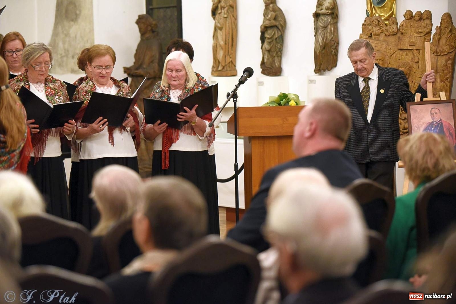 Zdjęcie w galerii na portalu naszraciborz.pl: Śląskie pieśni i opowieści o abp. Gawlinie wiadomości z regionu