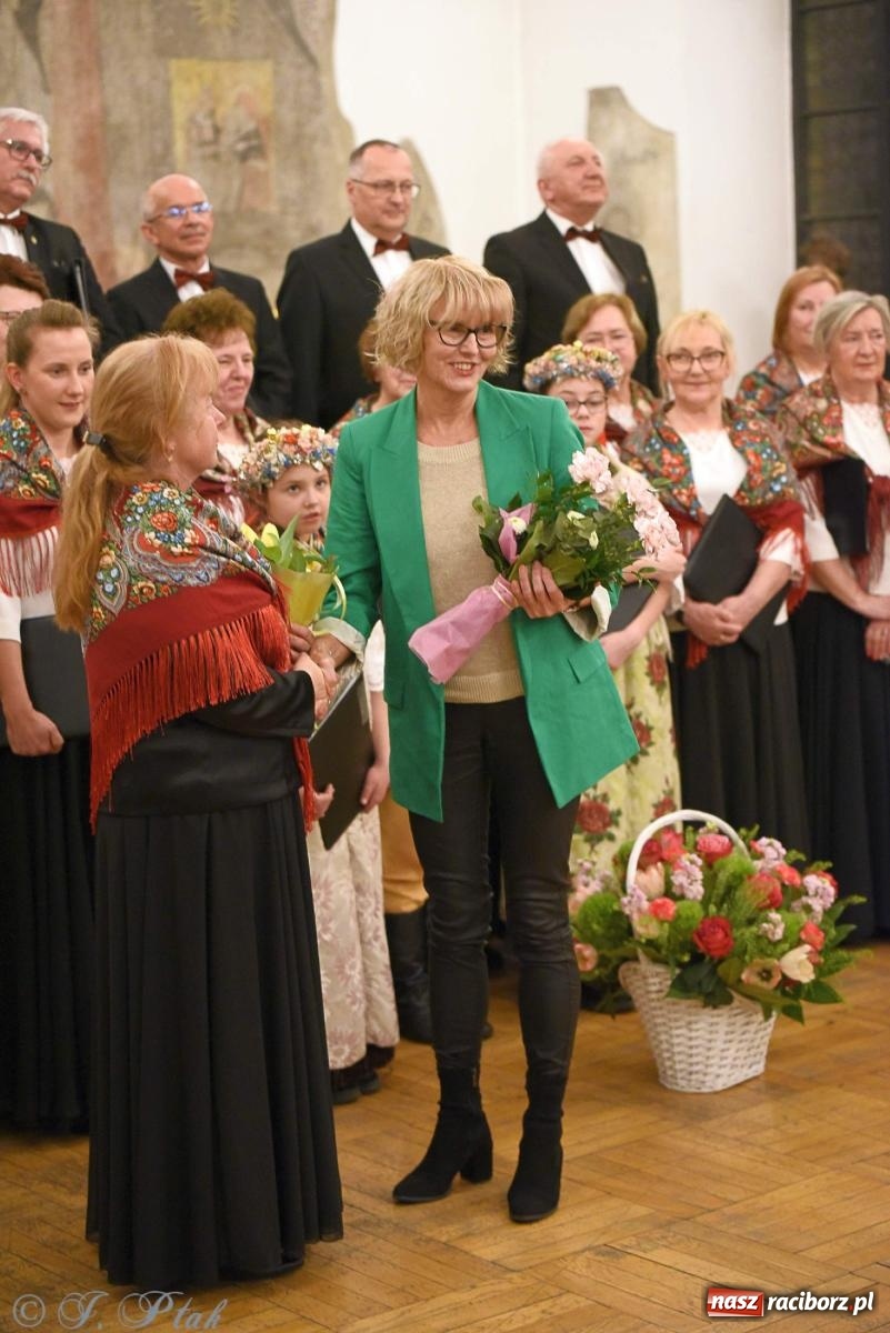 Zdjęcie w galerii na portalu naszraciborz.pl: Śląskie pieśni i opowieści o abp. Gawlinie wiadomości z regionu