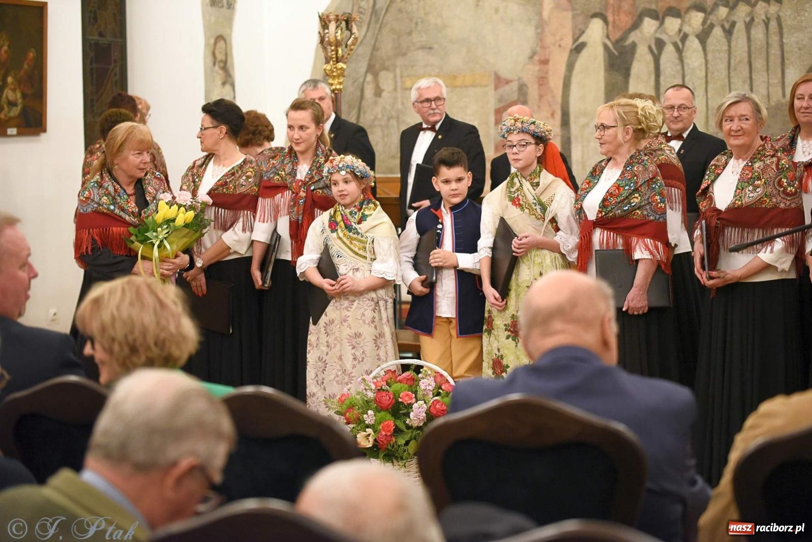 Zdjęcie w galerii na portalu naszraciborz.pl: Śląskie pieśni i opowieści o abp. Gawlinie wiadomości z regionu