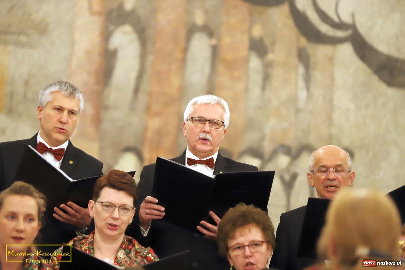 Zdjęcie w galerii na portalu naszraciborz.pl: Śląskie pieśni i opowieści o abp. Gawlinie wiadomości z regionu