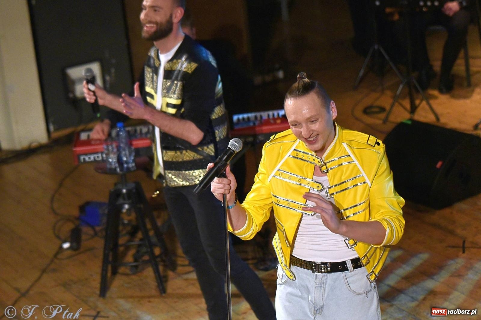 Zdjęcie w galerii na portalu naszraciborz.pl: Golden Hits of Queen & Majesty Orchestra w Raciborzu wiadomości z regionu