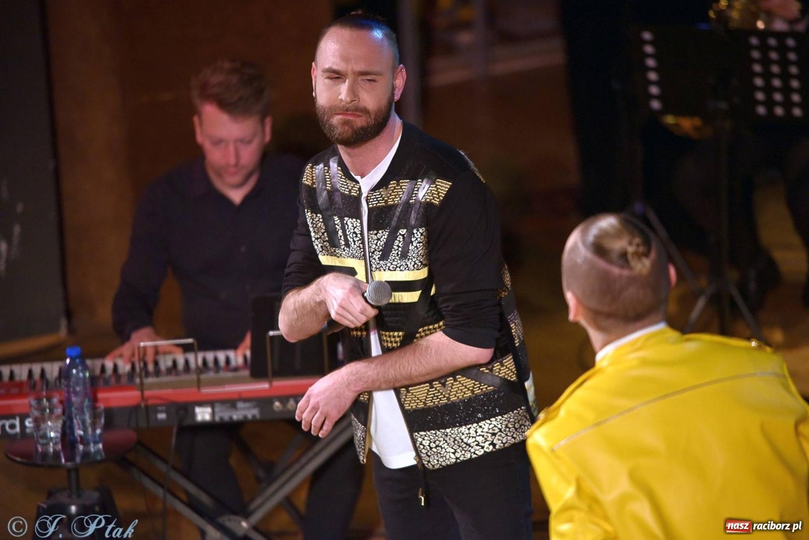 Zdjęcie w galerii na portalu naszraciborz.pl: Golden Hits of Queen & Majesty Orchestra w Raciborzu wiadomości z regionu