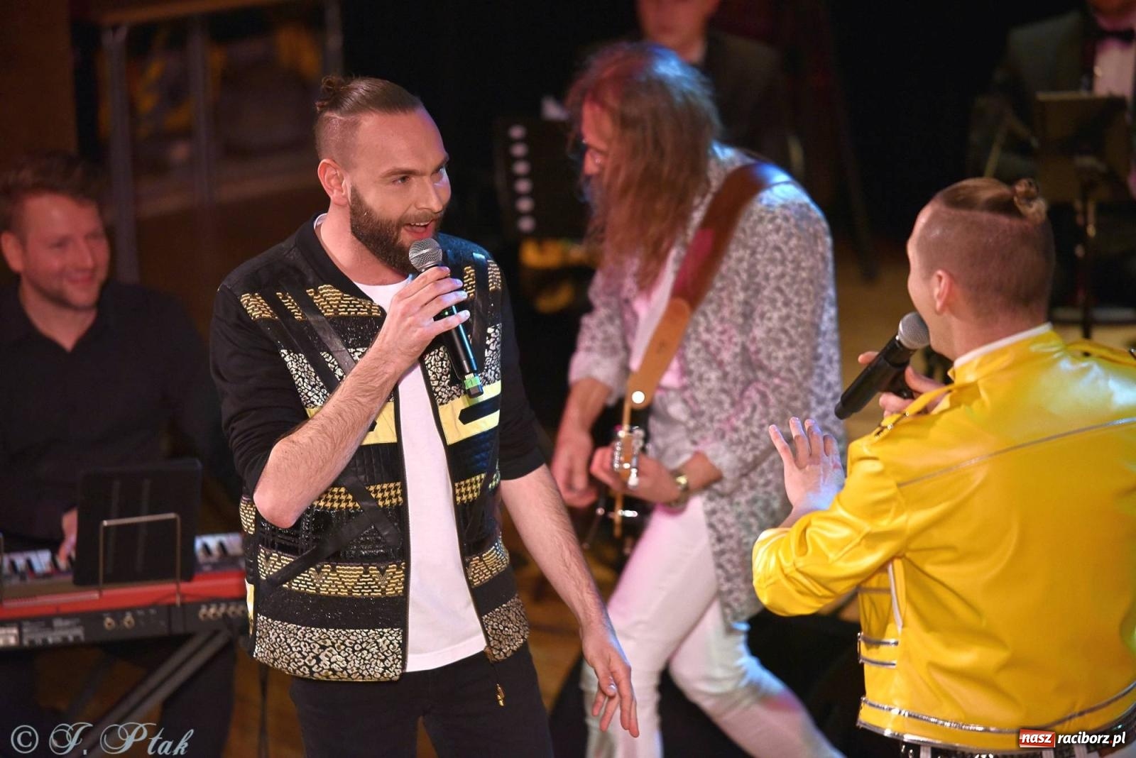 Zdjęcie w galerii na portalu naszraciborz.pl: Golden Hits of Queen & Majesty Orchestra w Raciborzu wiadomości z regionu