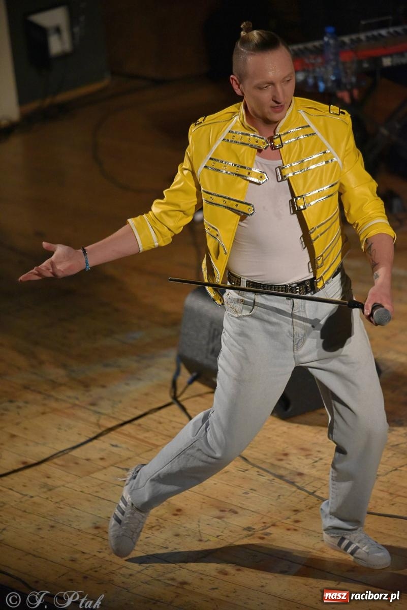 Zdjęcie w galerii na portalu naszraciborz.pl: Golden Hits of Queen & Majesty Orchestra w Raciborzu wiadomości z regionu