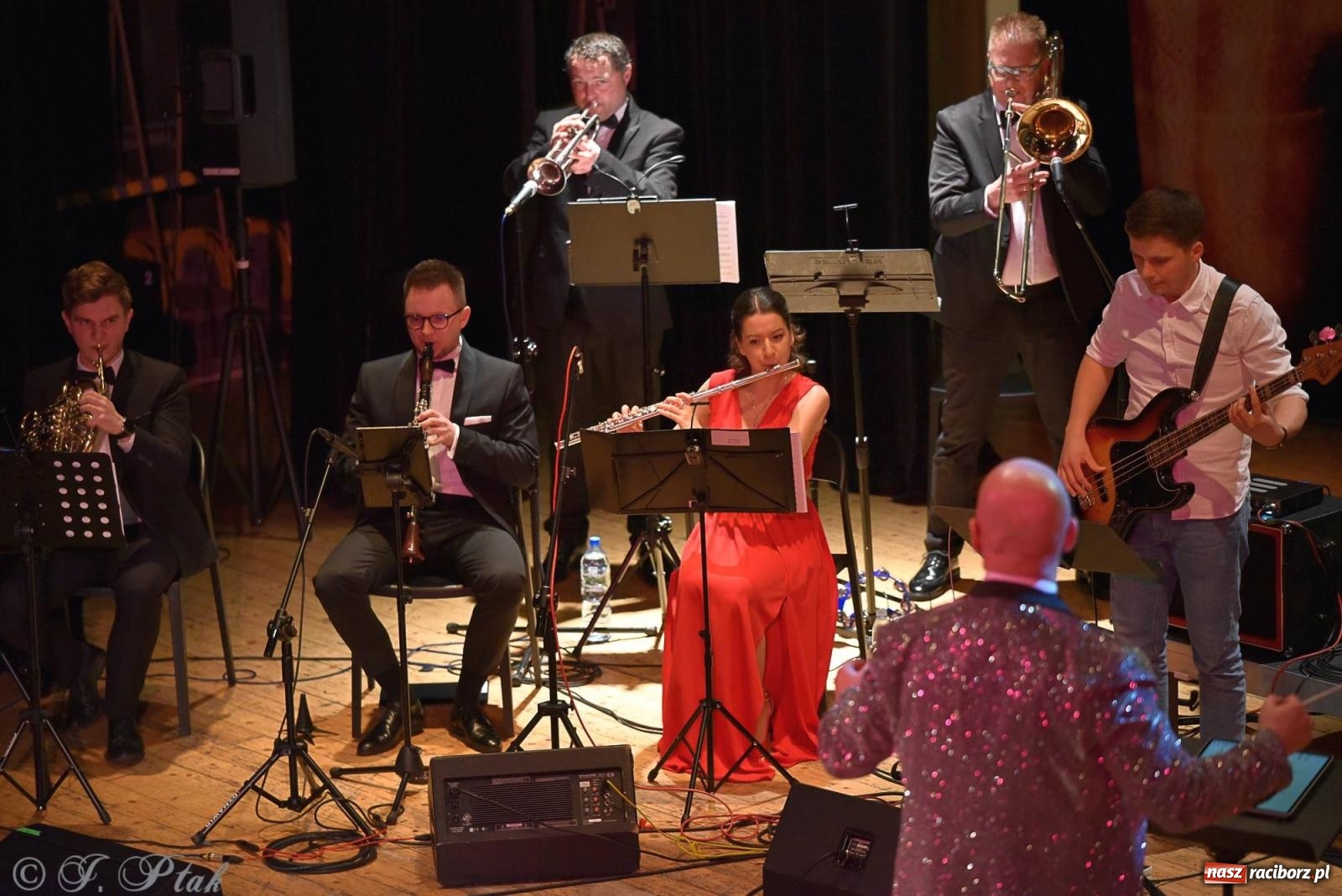 Zdjęcie w galerii na portalu naszraciborz.pl: Golden Hits of Queen & Majesty Orchestra w Raciborzu wiadomości z regionu