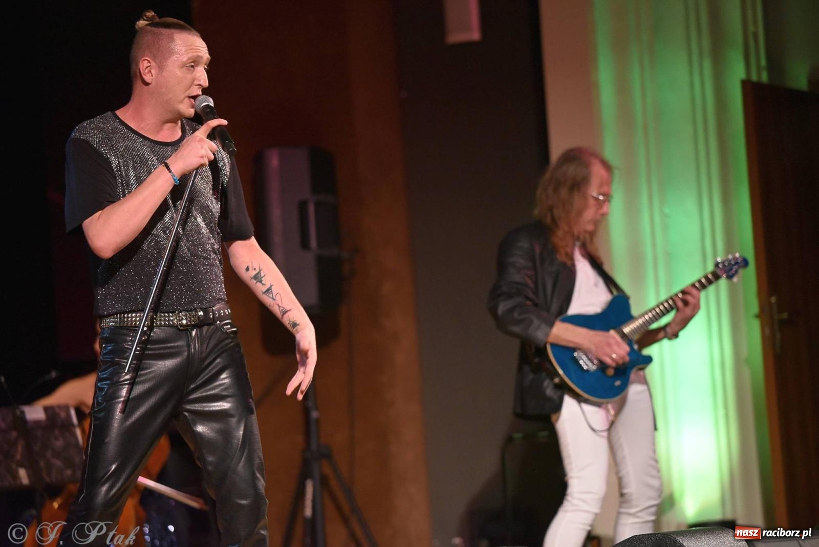 Zdjęcie w galerii na portalu naszraciborz.pl: Golden Hits of Queen & Majesty Orchestra w Raciborzu wiadomości z regionu