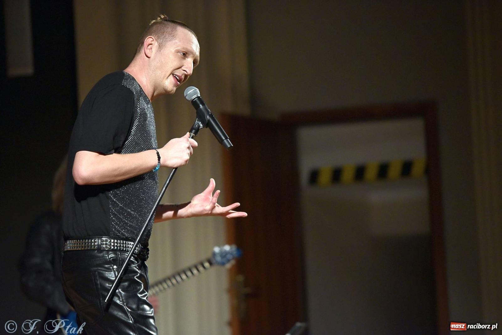 Zdjęcie w galerii na portalu naszraciborz.pl: Golden Hits of Queen & Majesty Orchestra w Raciborzu wiadomości z regionu