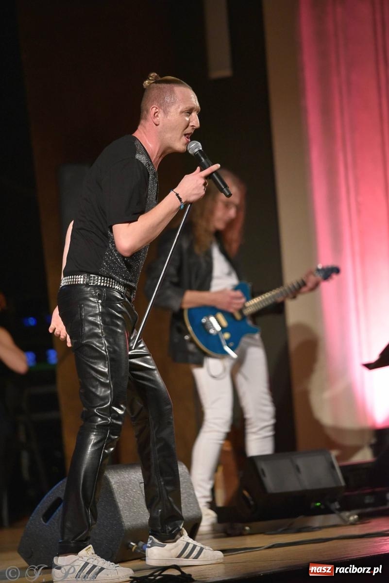 Zdjęcie w galerii na portalu naszraciborz.pl: Golden Hits of Queen & Majesty Orchestra w Raciborzu wiadomości z regionu