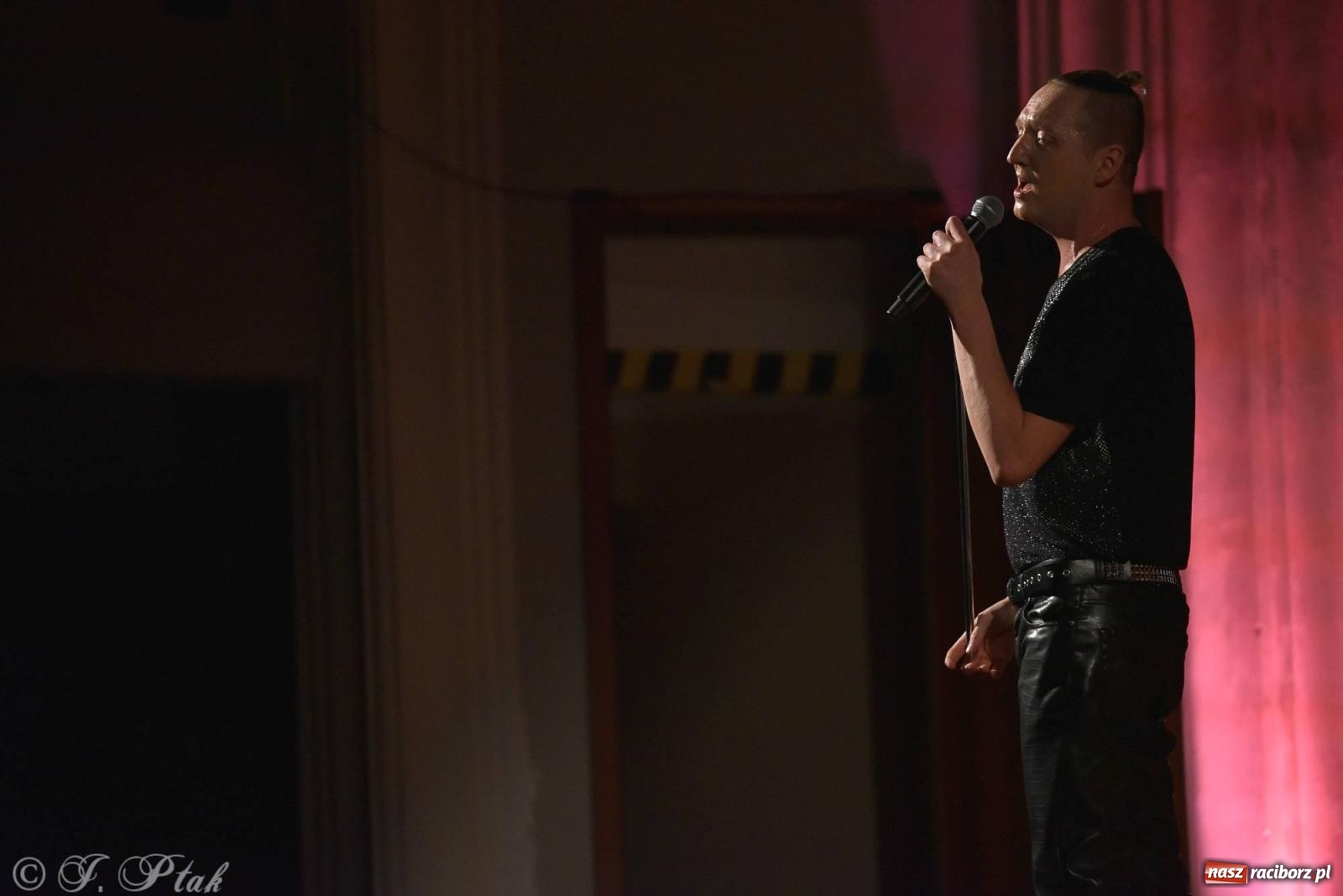 Zdjęcie w galerii na portalu naszraciborz.pl: Golden Hits of Queen & Majesty Orchestra w Raciborzu wiadomości z regionu