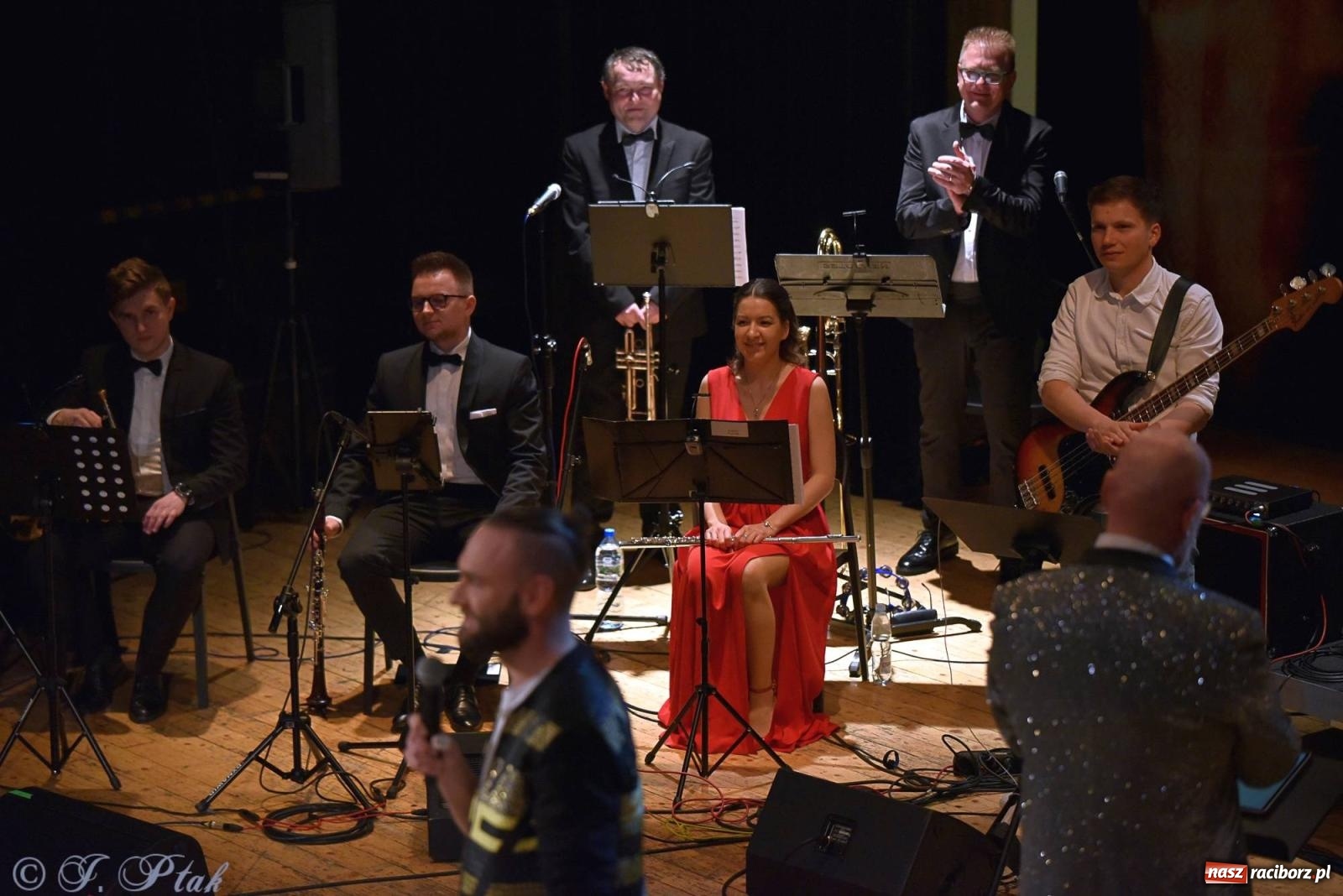 Zdjęcie w galerii na portalu naszraciborz.pl: Golden Hits of Queen & Majesty Orchestra w Raciborzu wiadomości z regionu