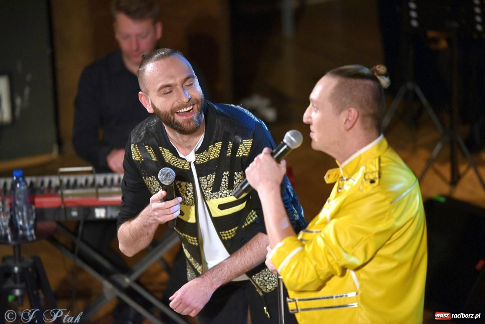 Zdjęcie w galerii na portalu naszraciborz.pl: Golden Hits of Queen & Majesty Orchestra w Raciborzu wiadomości z regionu