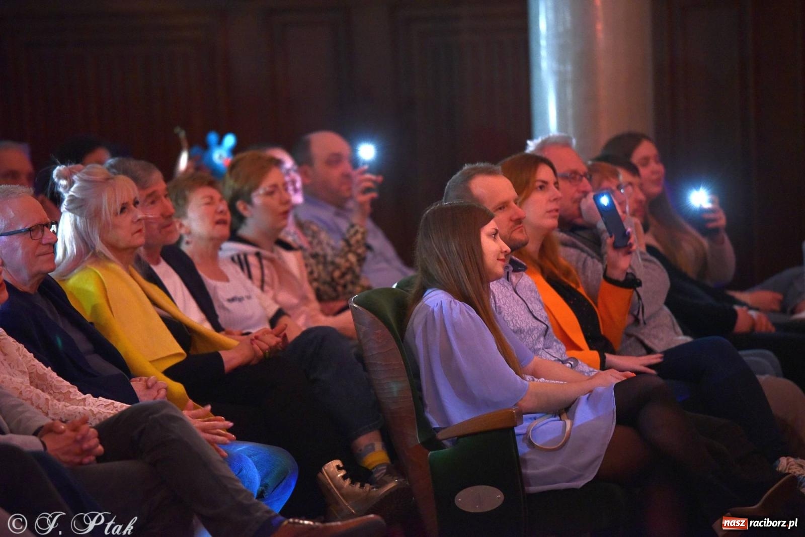 Zdjęcie w galerii na portalu naszraciborz.pl: Golden Hits of Queen & Majesty Orchestra w Raciborzu wiadomości z regionu