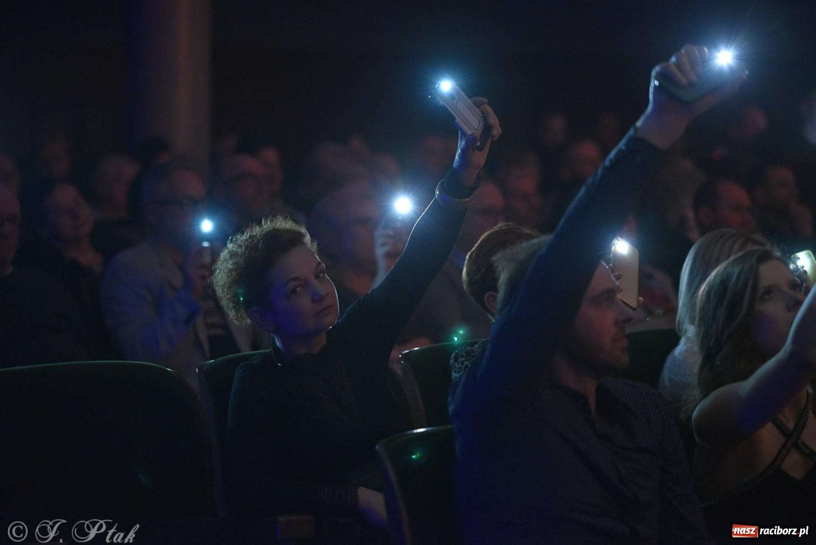 Zdjęcie w galerii na portalu naszraciborz.pl: Golden Hits of Queen & Majesty Orchestra w Raciborzu wiadomości z regionu