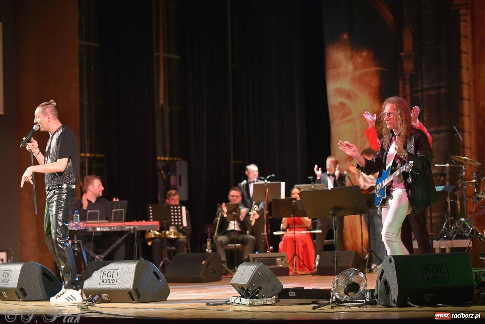 Zdjęcie w galerii na portalu naszraciborz.pl: Golden Hits of Queen & Majesty Orchestra w Raciborzu wiadomości z regionu