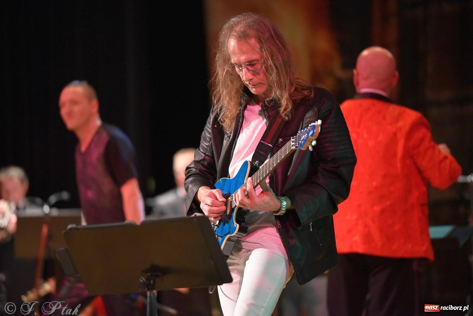 Zdjęcie w galerii na portalu naszraciborz.pl: Golden Hits of Queen & Majesty Orchestra w Raciborzu wiadomości z regionu