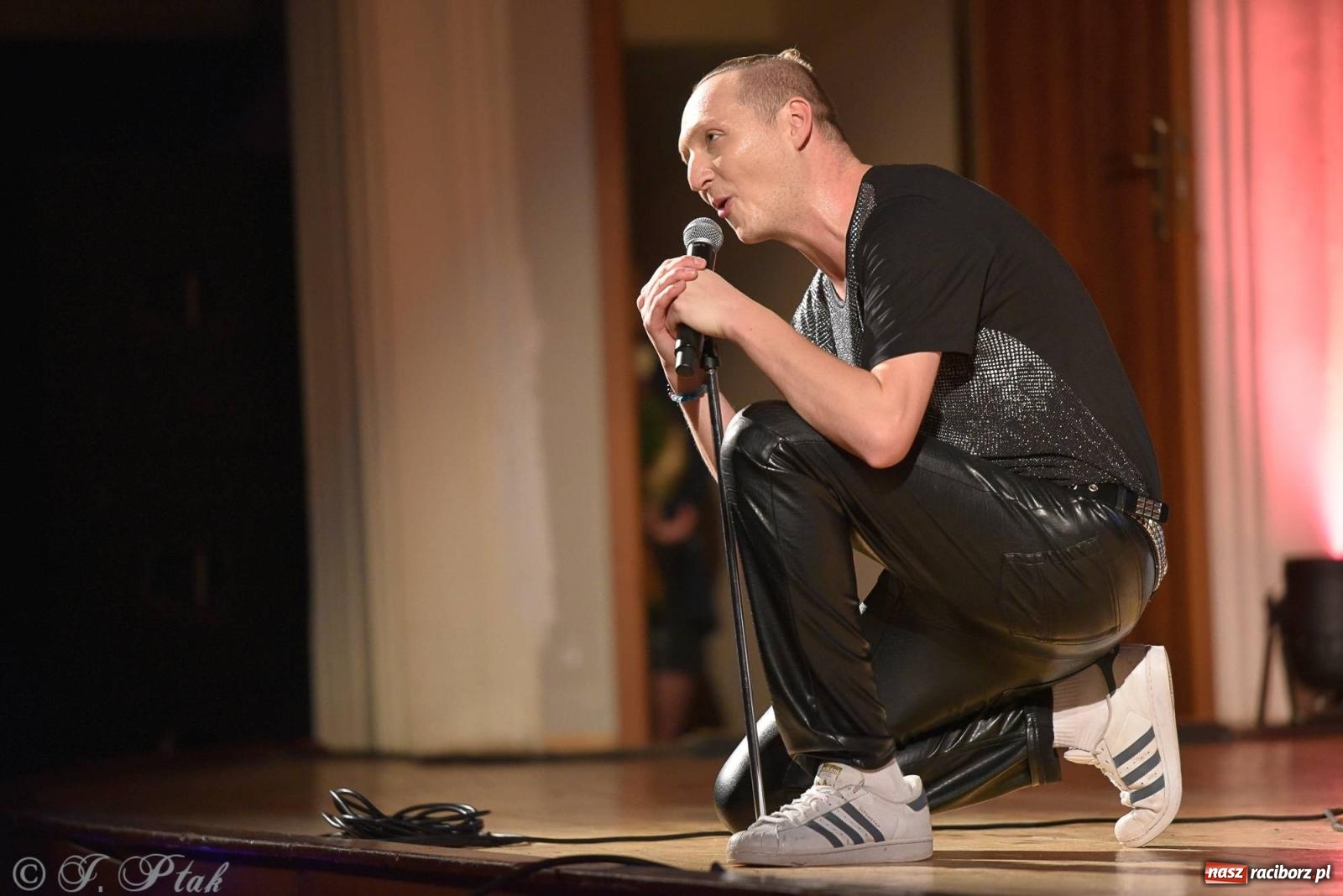 Zdjęcie w galerii na portalu naszraciborz.pl: Golden Hits of Queen & Majesty Orchestra w Raciborzu wiadomości z regionu