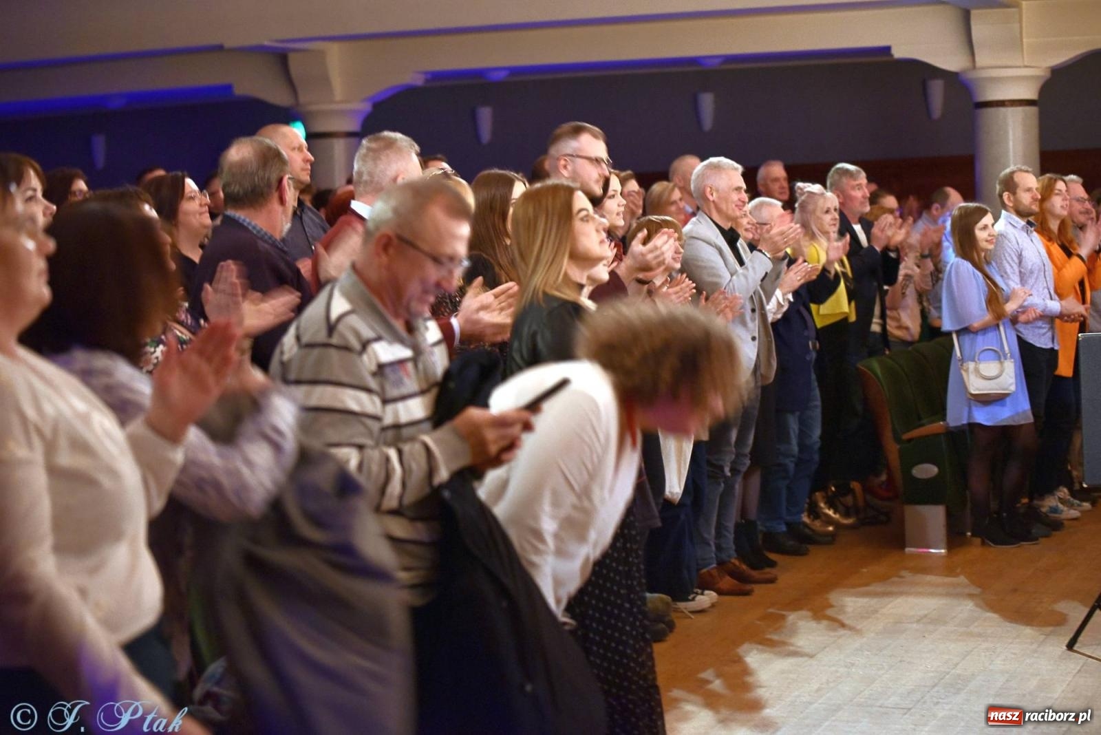 Zdjęcie w galerii na portalu naszraciborz.pl: Golden Hits of Queen & Majesty Orchestra w Raciborzu wiadomości z regionu