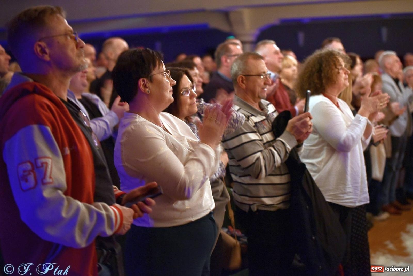 Zdjęcie w galerii na portalu naszraciborz.pl: Golden Hits of Queen & Majesty Orchestra w Raciborzu wiadomości z regionu