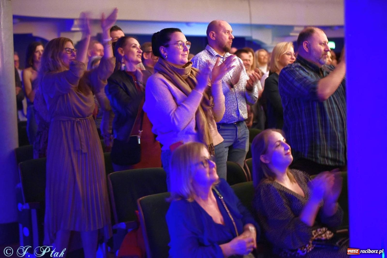 Zdjęcie w galerii na portalu naszraciborz.pl: Golden Hits of Queen & Majesty Orchestra w Raciborzu wiadomości z regionu