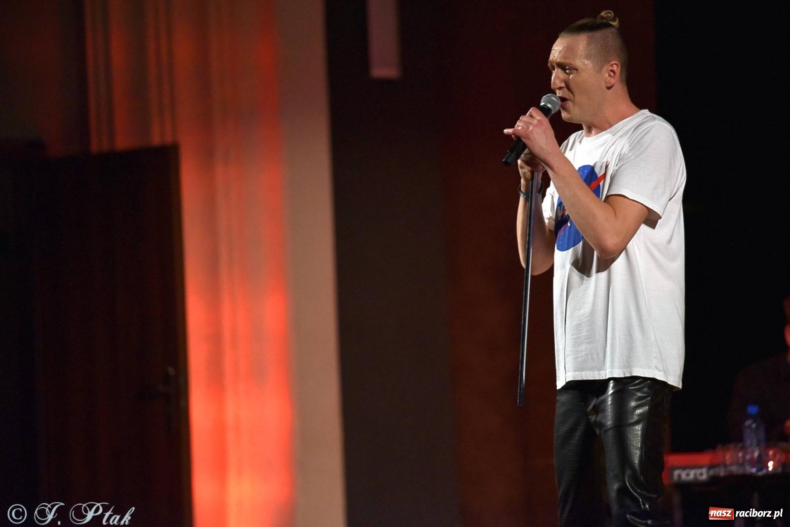 Zdjęcie w galerii na portalu naszraciborz.pl: Golden Hits of Queen & Majesty Orchestra w Raciborzu wiadomości z regionu