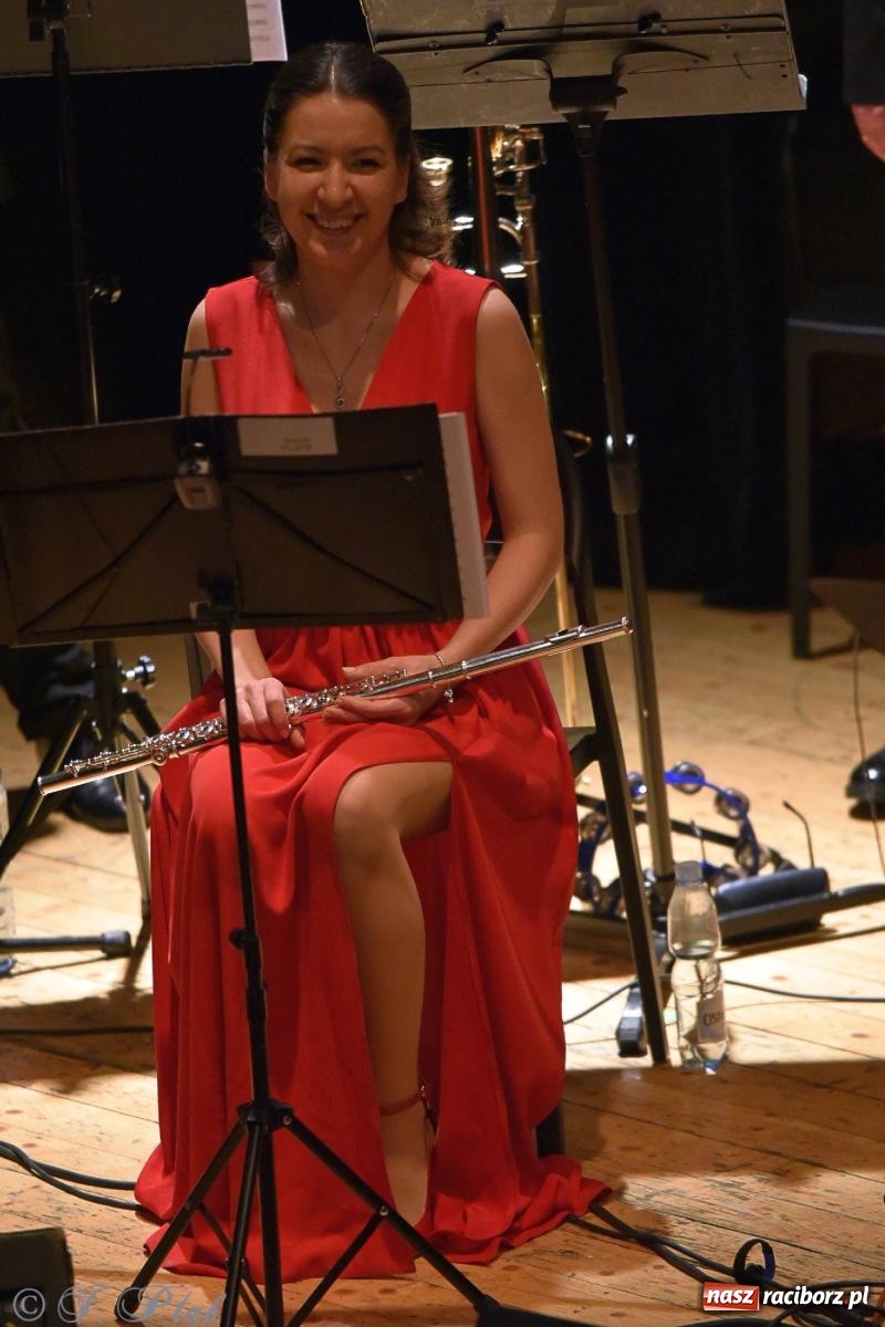 Zdjęcie w galerii na portalu naszraciborz.pl: Golden Hits of Queen & Majesty Orchestra w Raciborzu wiadomości z regionu