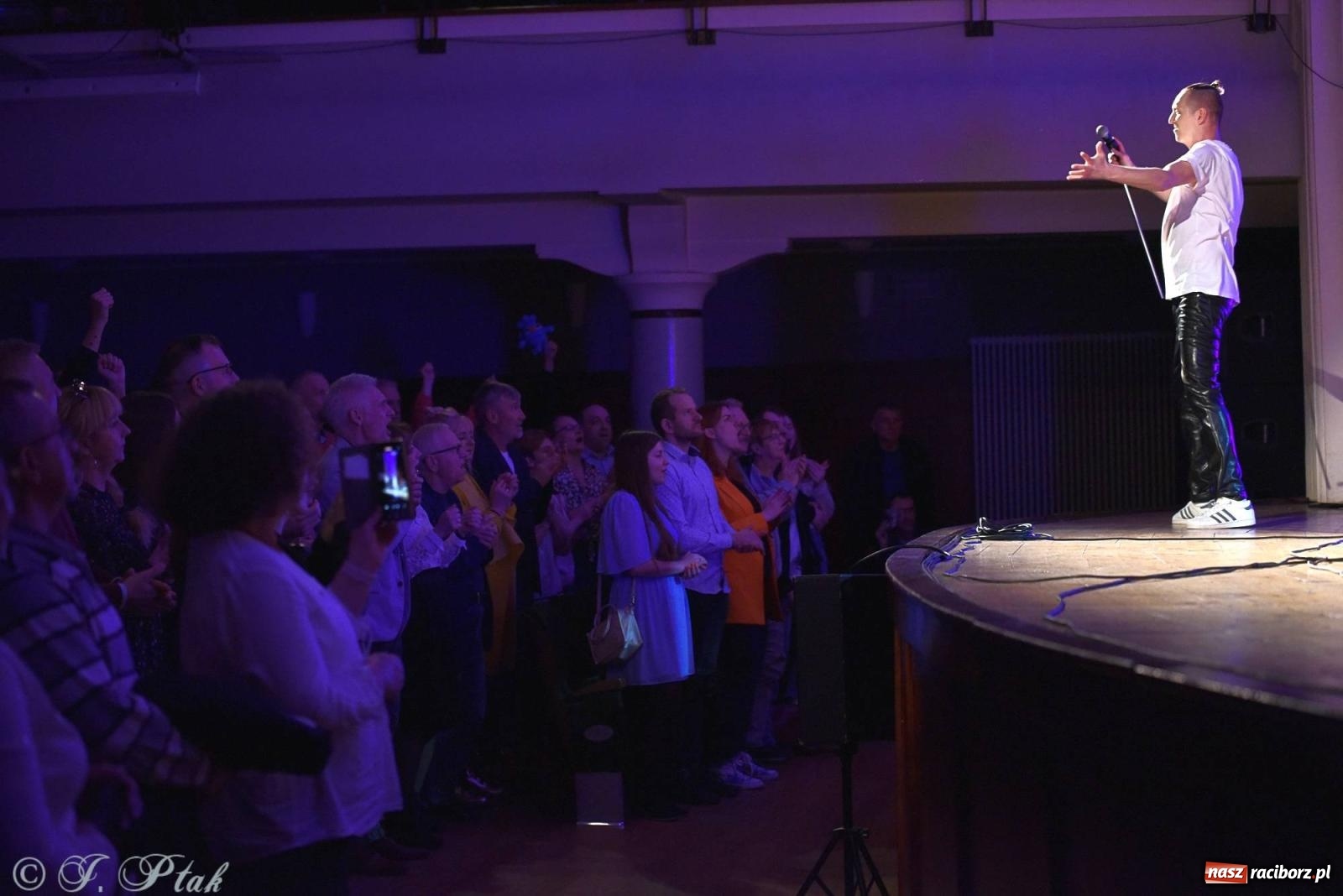 Zdjęcie w galerii na portalu naszraciborz.pl: Golden Hits of Queen & Majesty Orchestra w Raciborzu wiadomości z regionu