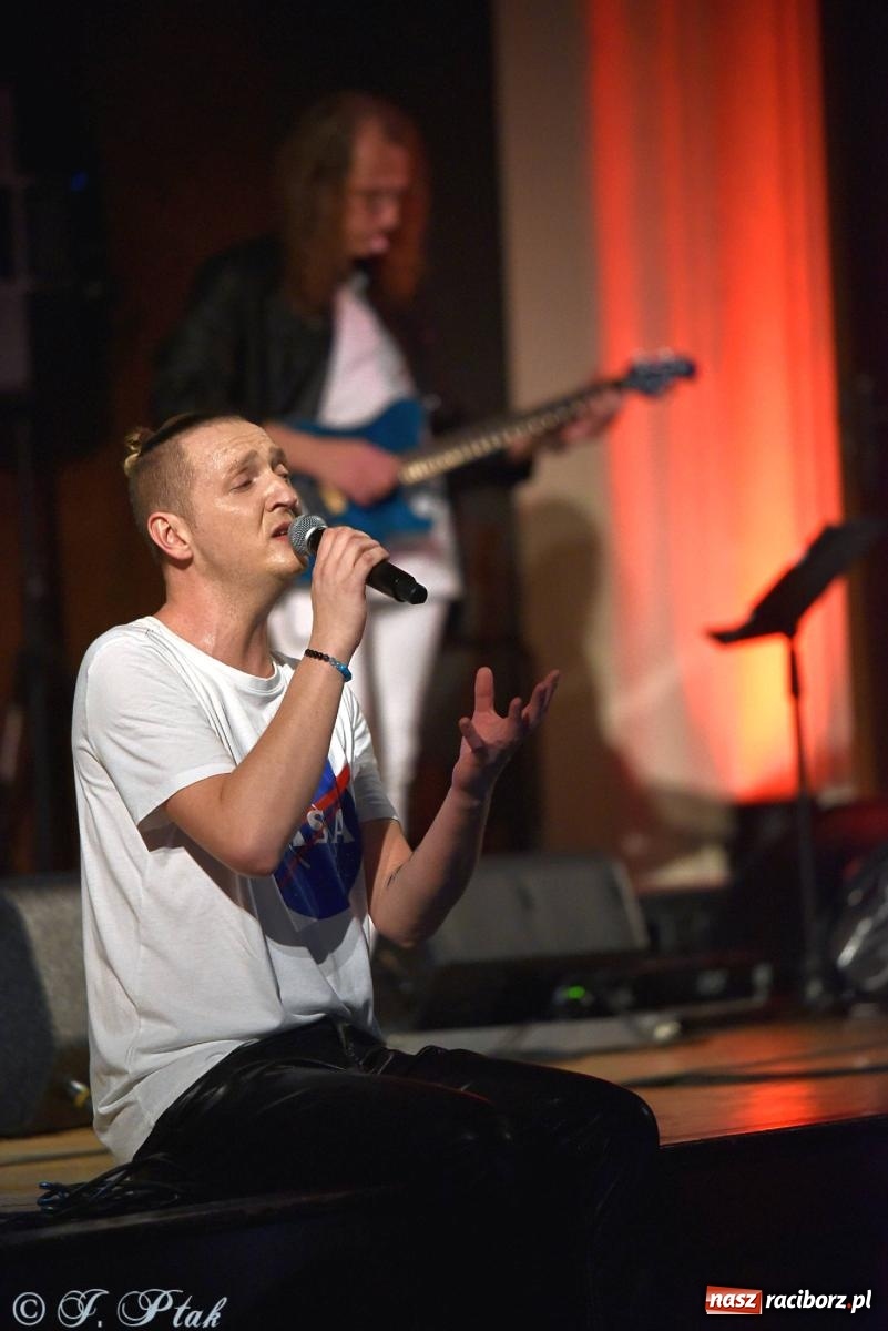 Zdjęcie w galerii na portalu naszraciborz.pl: Golden Hits of Queen & Majesty Orchestra w Raciborzu wiadomości z regionu