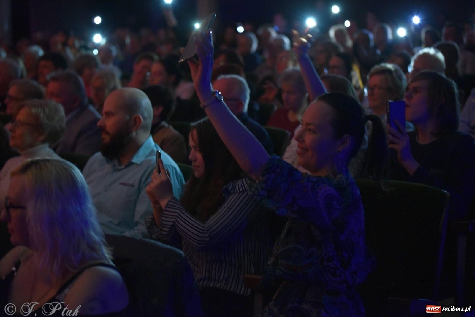Zdjęcie w galerii na portalu naszraciborz.pl: Golden Hits of Queen & Majesty Orchestra w Raciborzu wiadomości z regionu
