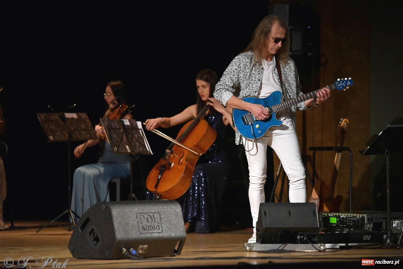 Zdjęcie w galerii na portalu naszraciborz.pl: Golden Hits of Queen & Majesty Orchestra w Raciborzu wiadomości z regionu