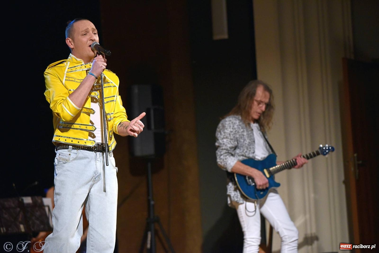 Zdjęcie w galerii na portalu naszraciborz.pl: Golden Hits of Queen & Majesty Orchestra w Raciborzu wiadomości z regionu