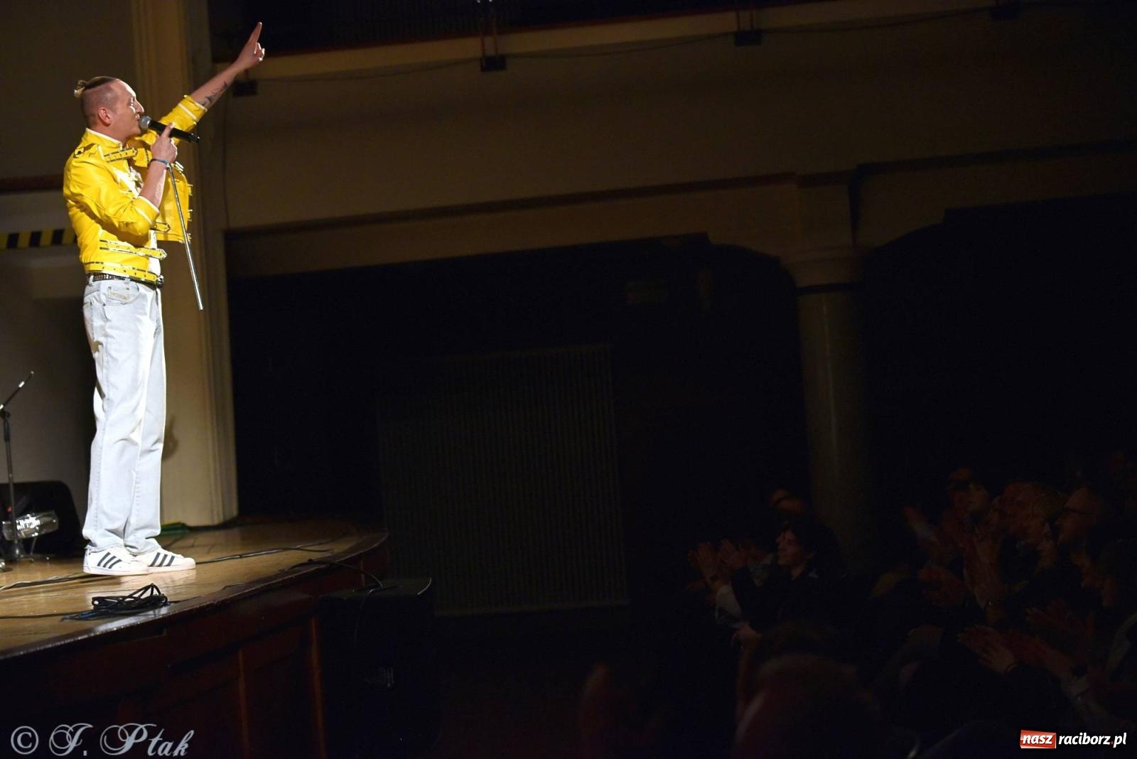 Zdjęcie w galerii na portalu naszraciborz.pl: Golden Hits of Queen & Majesty Orchestra w Raciborzu wiadomości z regionu