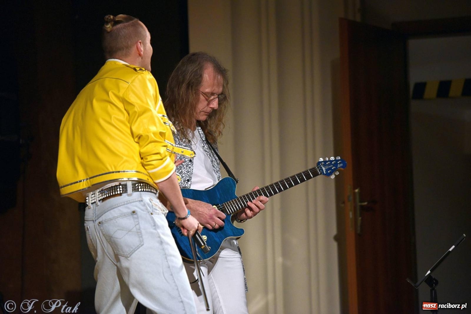 Zdjęcie w galerii na portalu naszraciborz.pl: Golden Hits of Queen & Majesty Orchestra w Raciborzu wiadomości z regionu