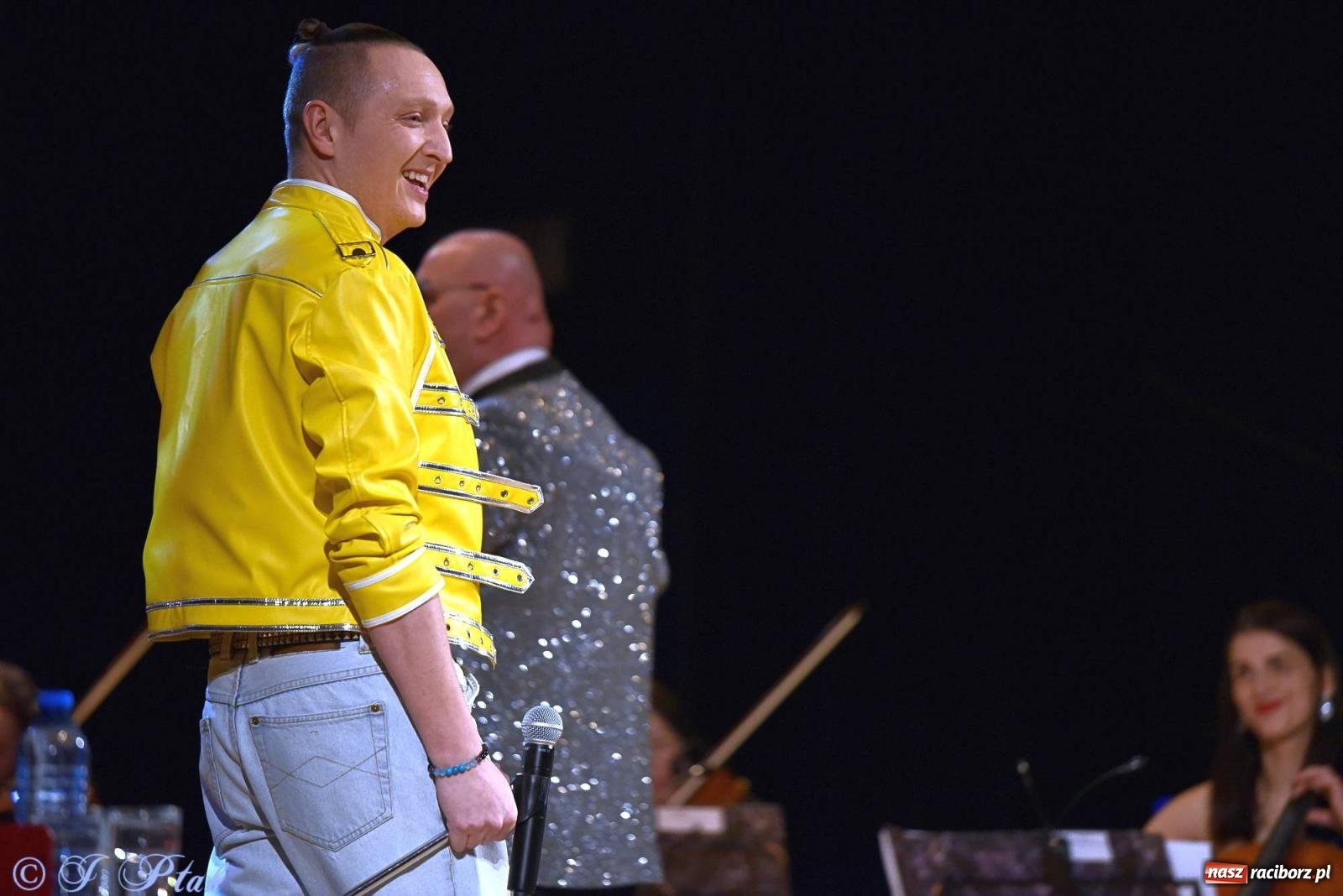 Zdjęcie w galerii na portalu naszraciborz.pl: Golden Hits of Queen & Majesty Orchestra w Raciborzu wiadomości z regionu