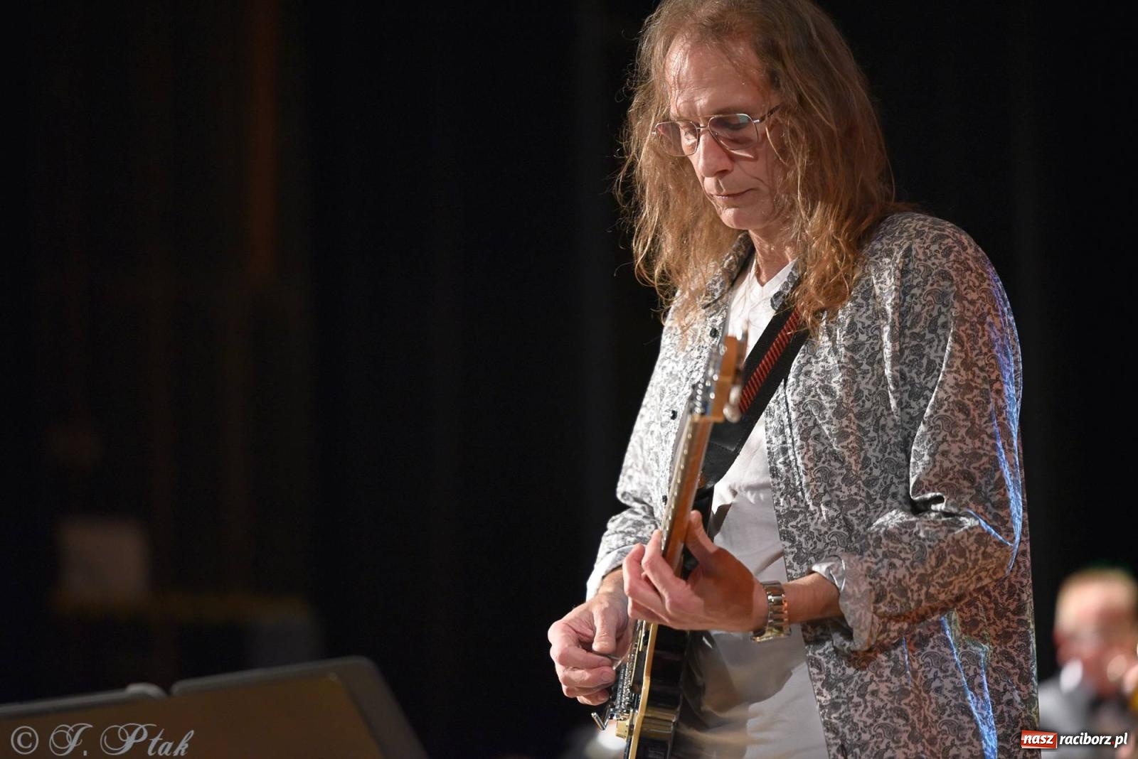 Zdjęcie w galerii na portalu naszraciborz.pl: Golden Hits of Queen & Majesty Orchestra w Raciborzu wiadomości z regionu