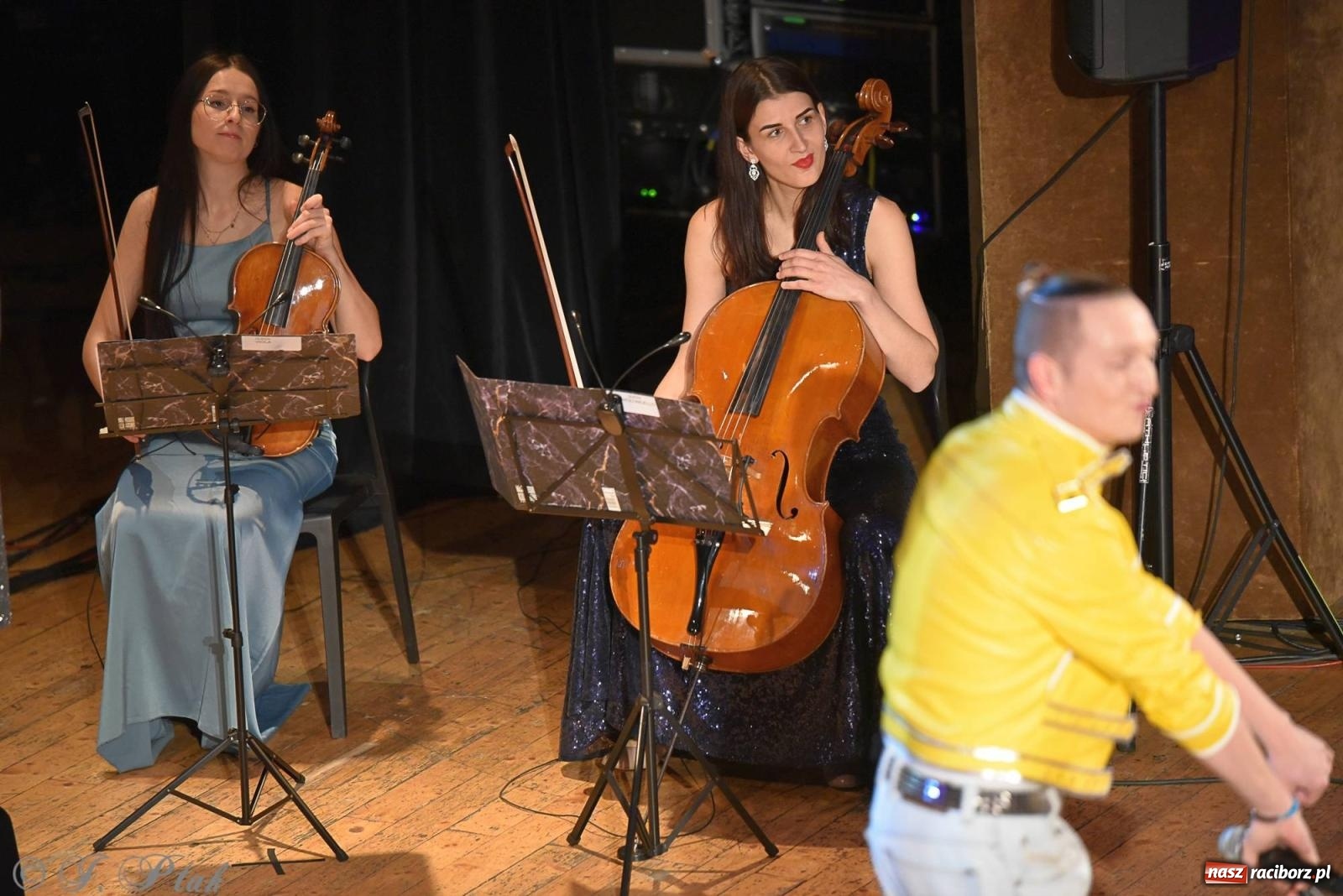 Zdjęcie w galerii na portalu naszraciborz.pl: Golden Hits of Queen & Majesty Orchestra w Raciborzu wiadomości z regionu