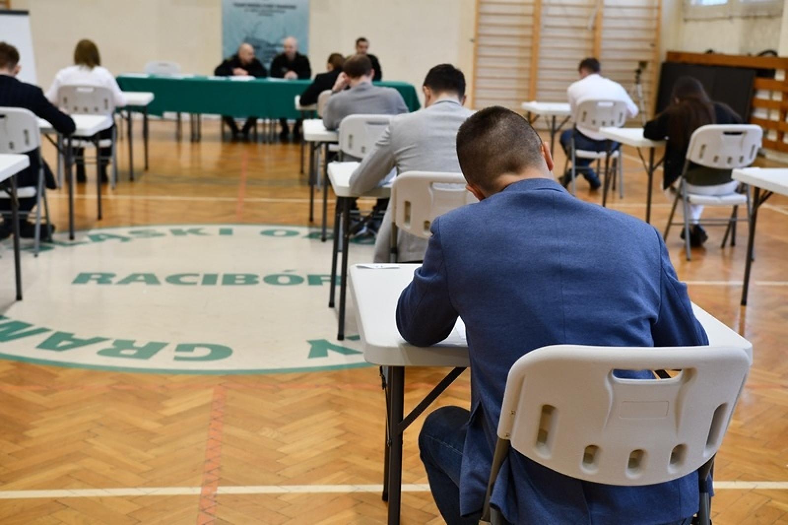 Zdjęcie w galerii na portalu naszraciborz.pl: Tak wygląda droga do munduru pogranicznika w SOSG w Raciborzu [FOTO] wiadomości z regionu