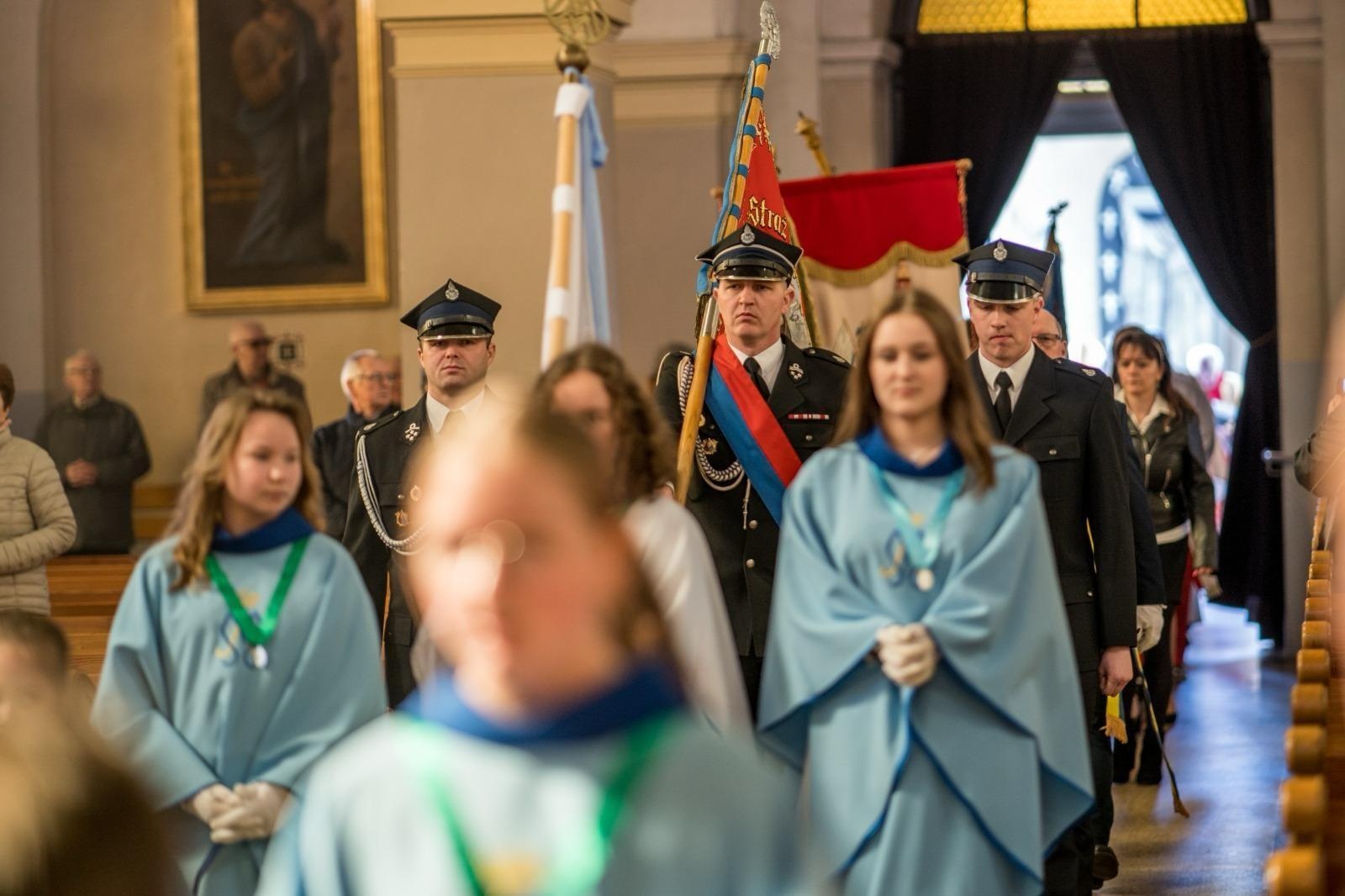 Zdjęcie w galerii na portalu naszraciborz.pl: Niecodzienna uroczystość w Krzanowicach. Hans Stein otrzymał Krzyż Pro Ecclesia et Pontifice wiadomości z regionu